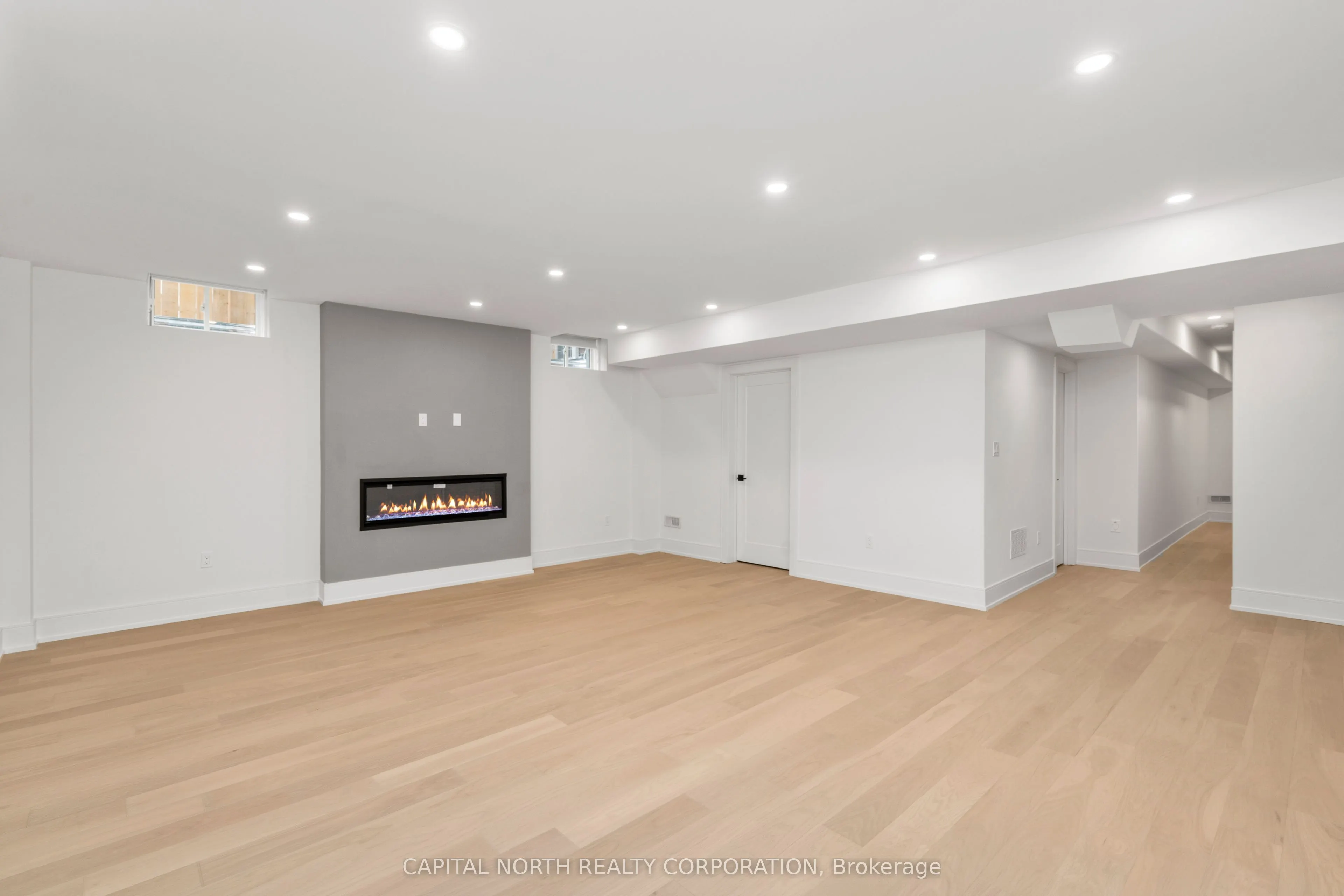 1076 Roosevelt Road