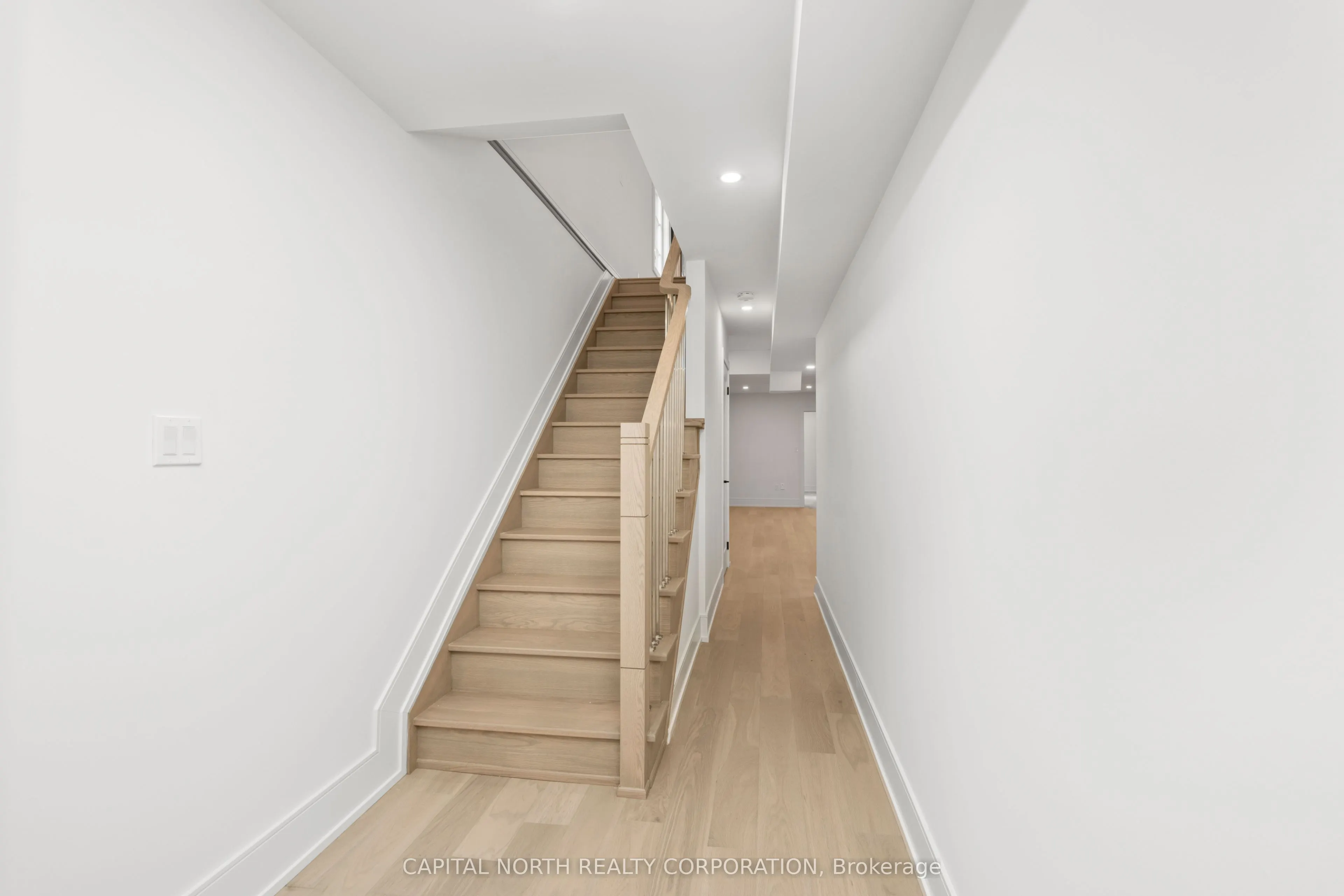 1076 Roosevelt Road