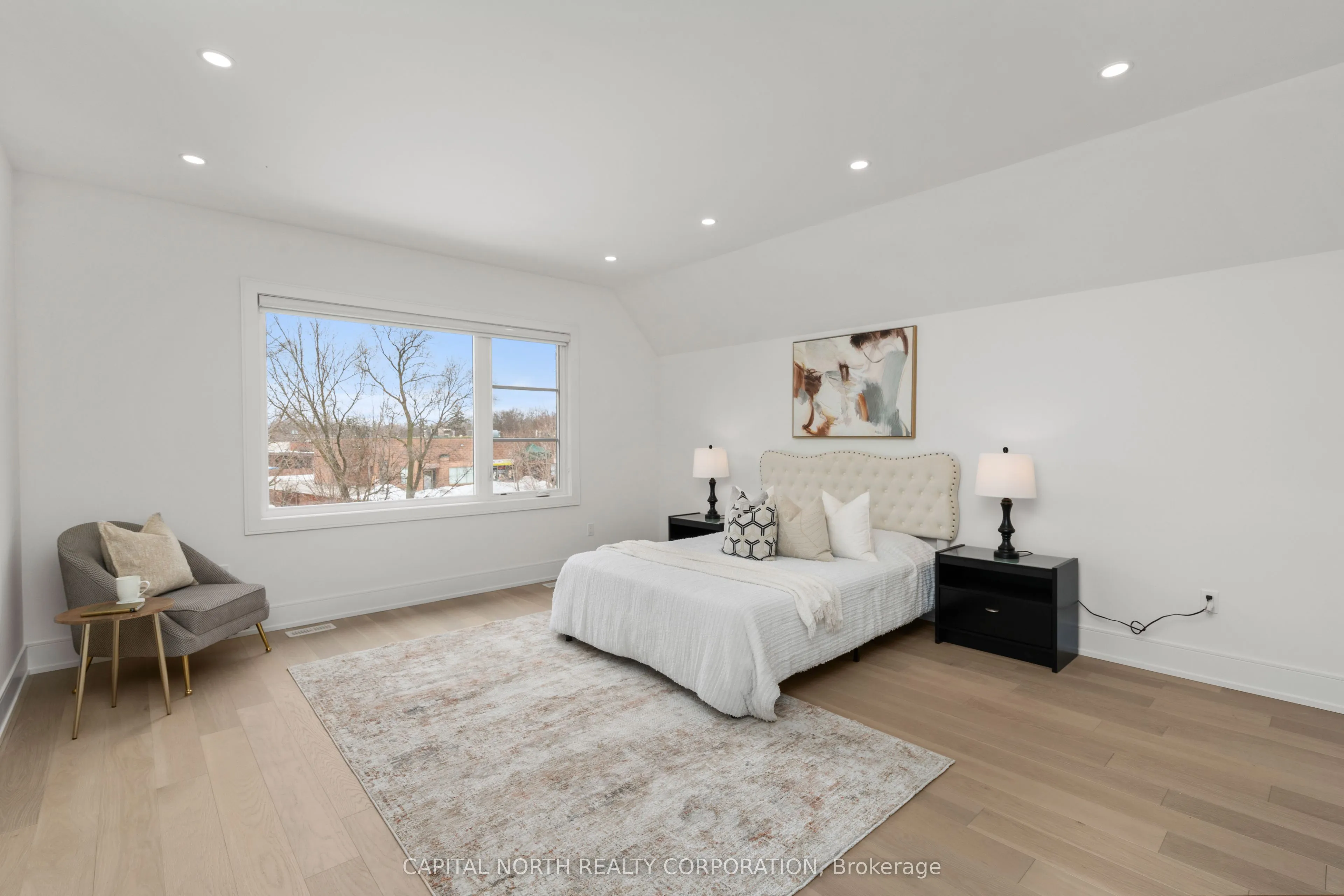1076 Roosevelt Road
