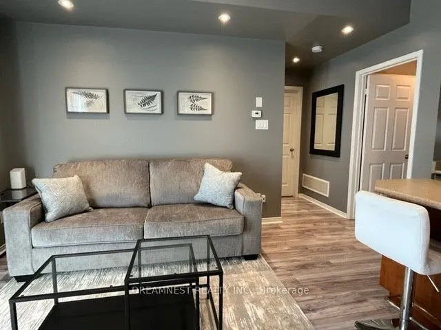 5005 Oscar Peterson Boulevard #5