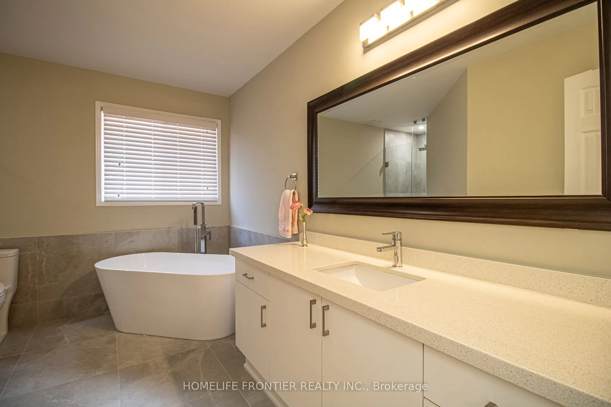 2442 Yorktown Circle