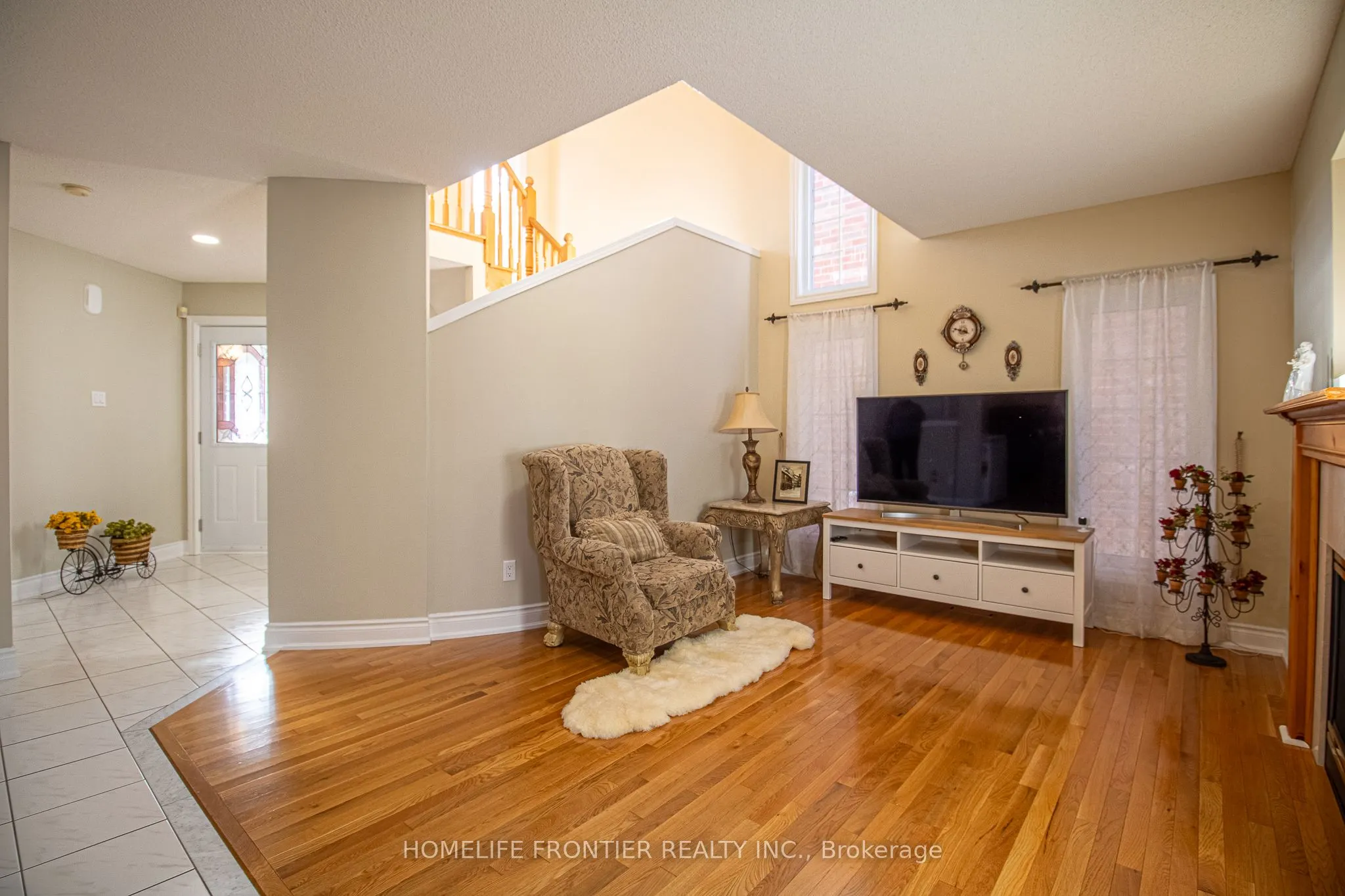 2442 Yorktown Circle