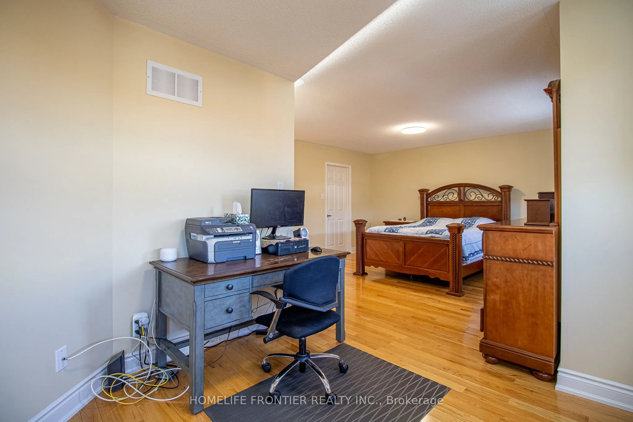 2442 Yorktown Circle