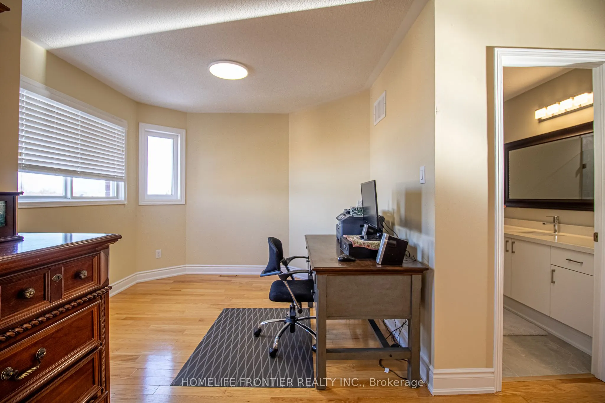 2442 Yorktown Circle