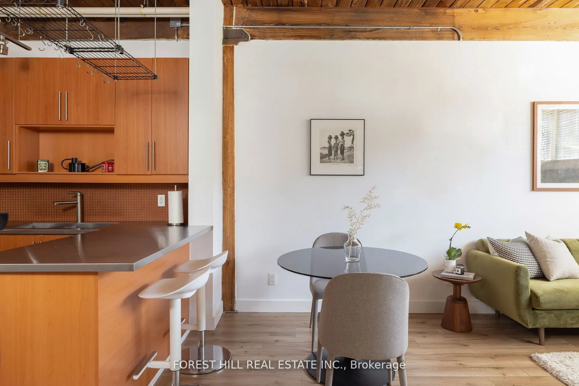 2154 Dundas Street W #105