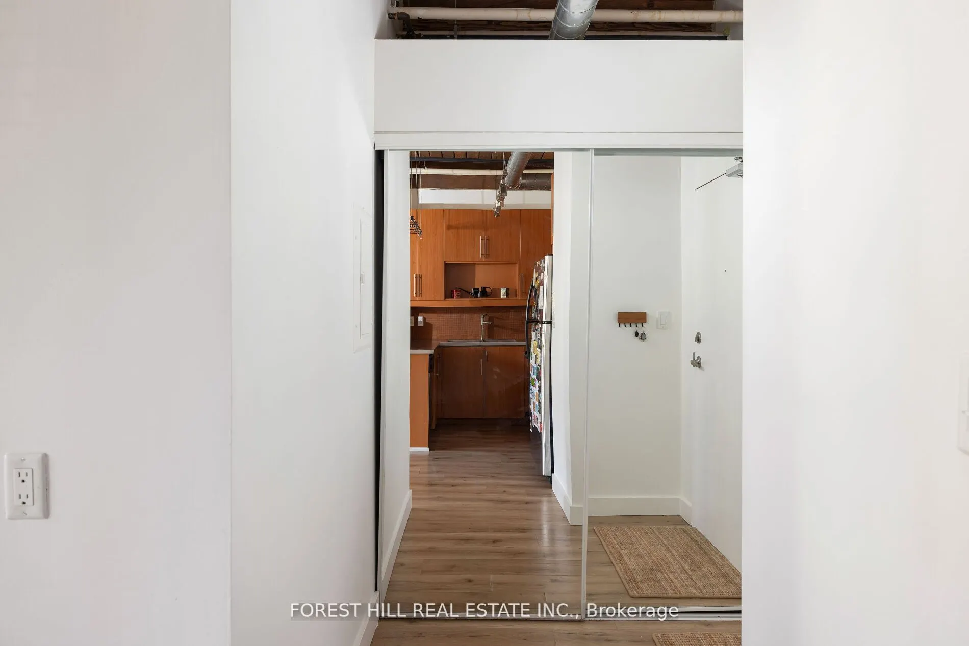 2154 Dundas Street W #105