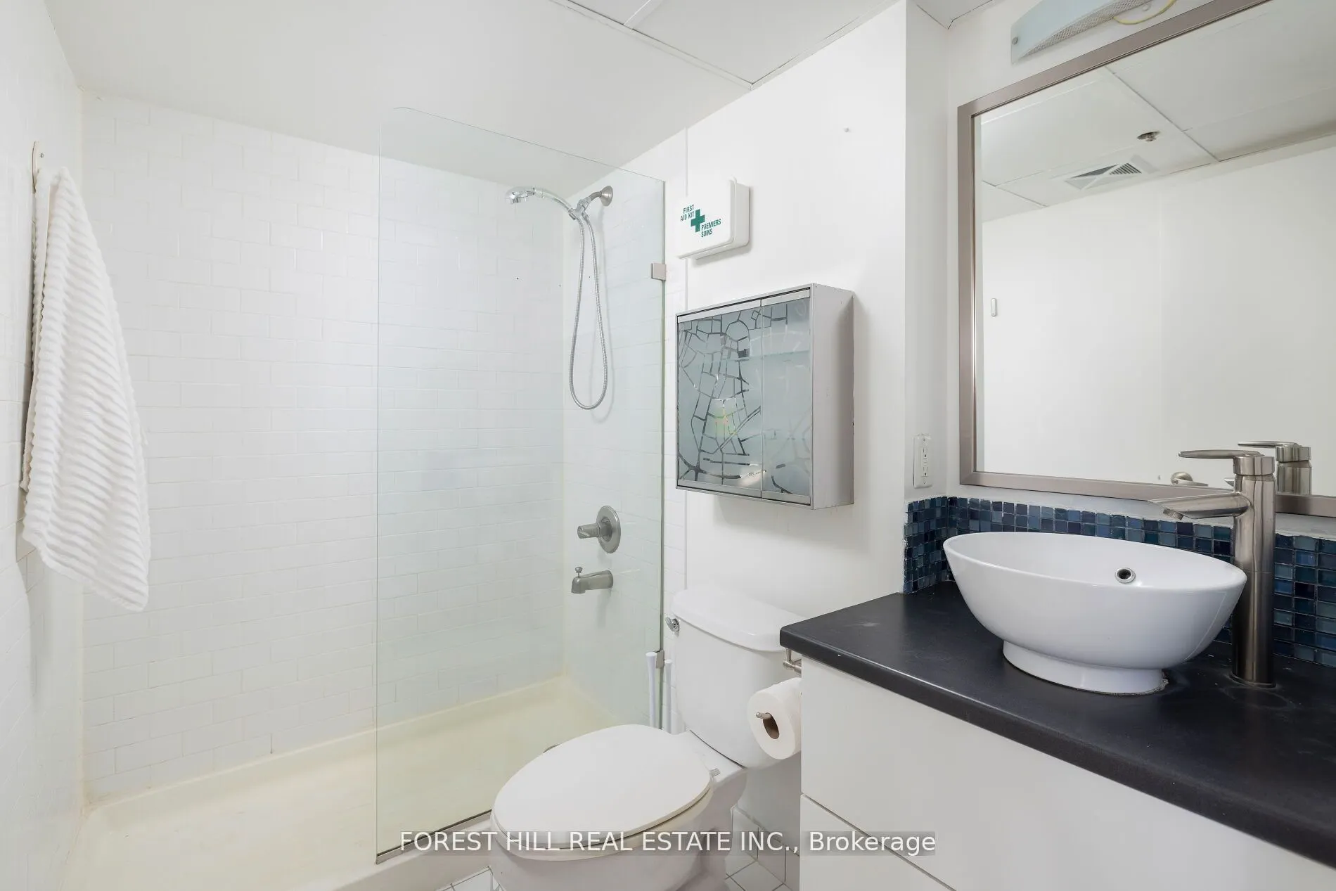 2154 Dundas Street W #105