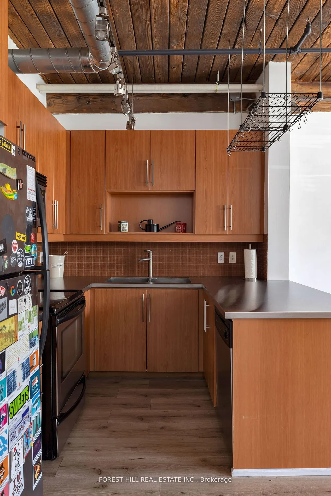 2154 Dundas Street W #105