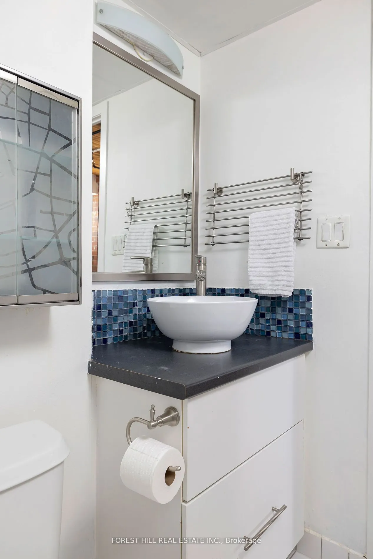 2154 Dundas Street W #105