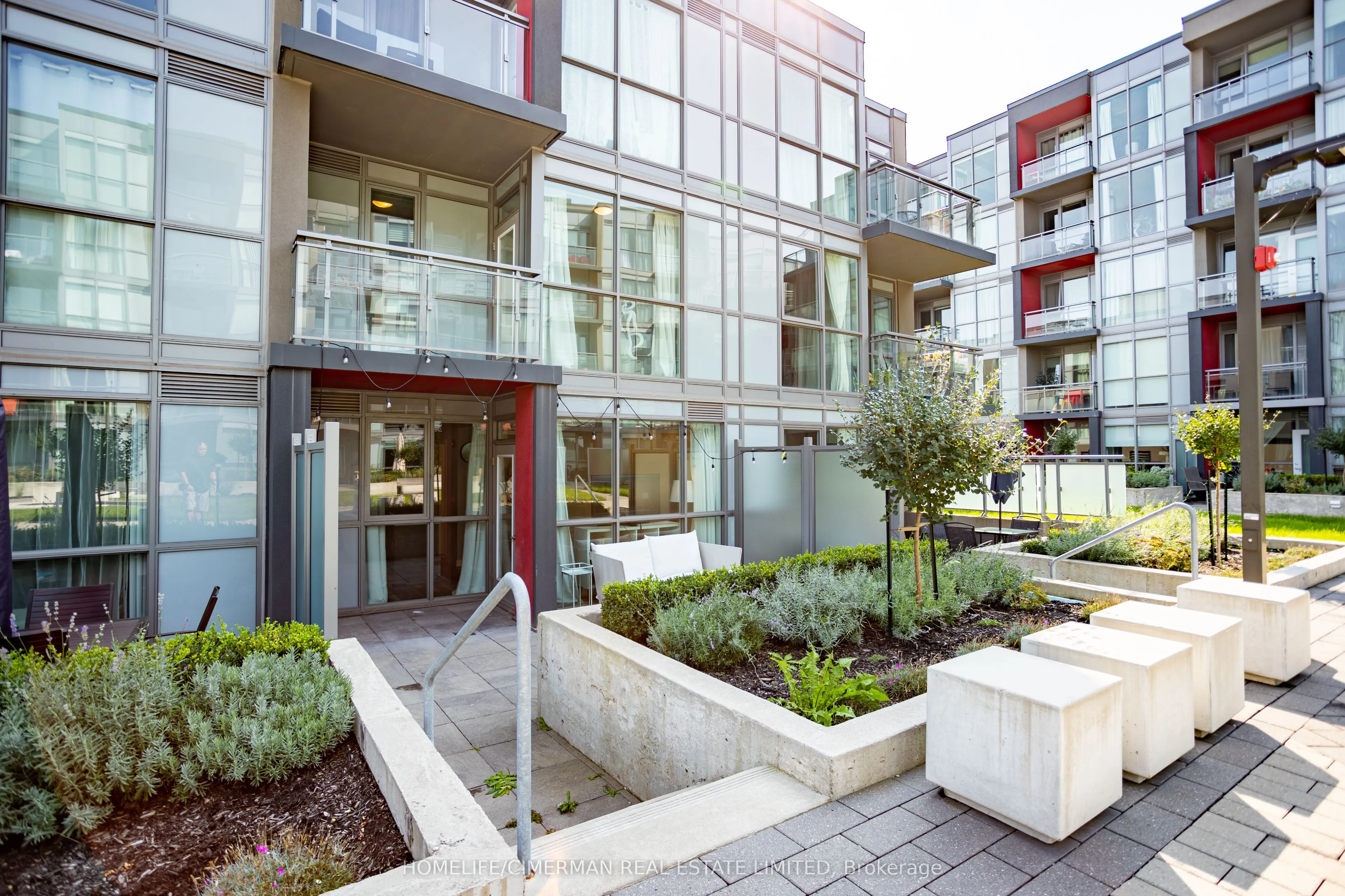 5260 Dundas Street, #C323