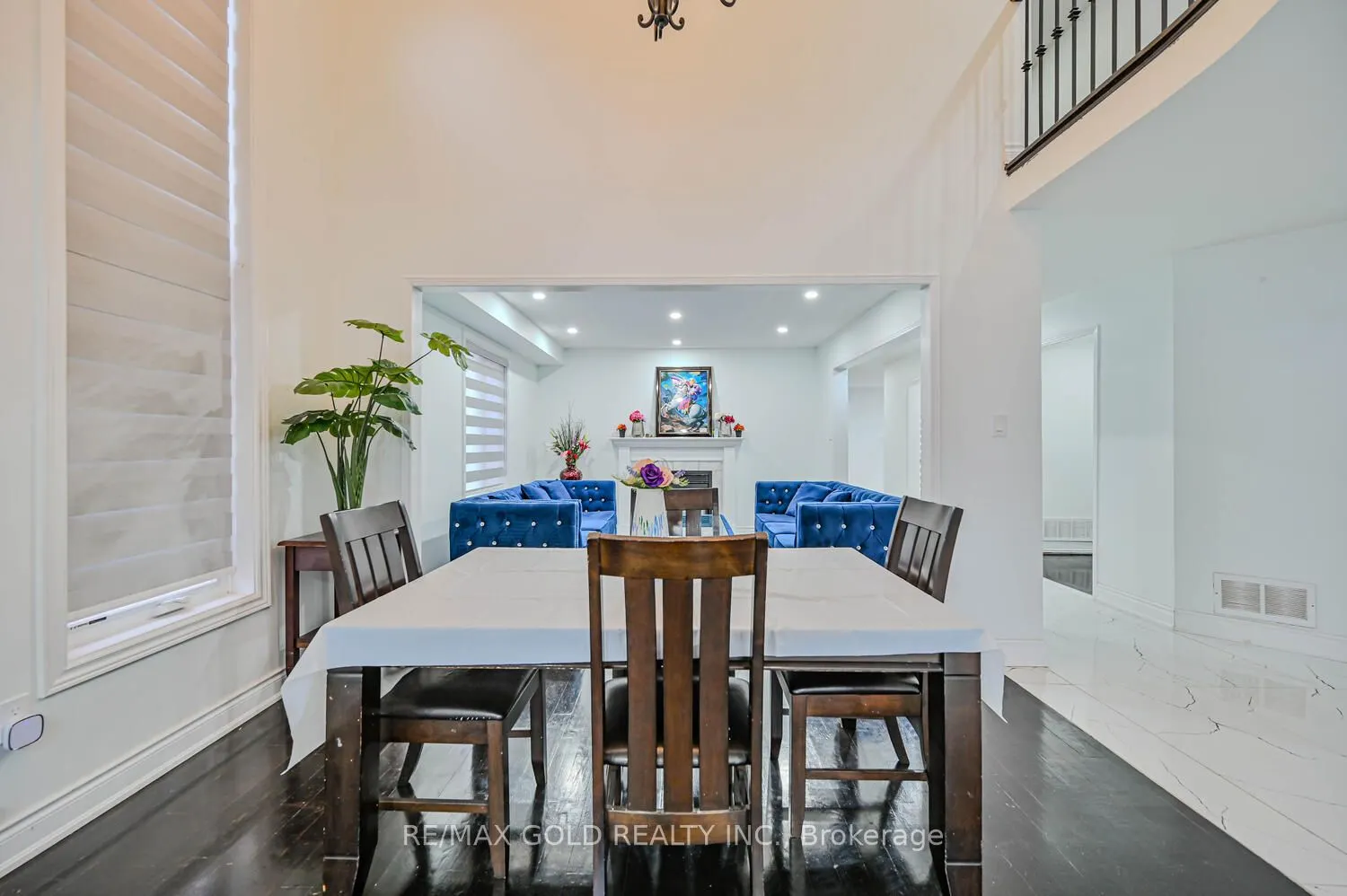 247 Cresthaven Road