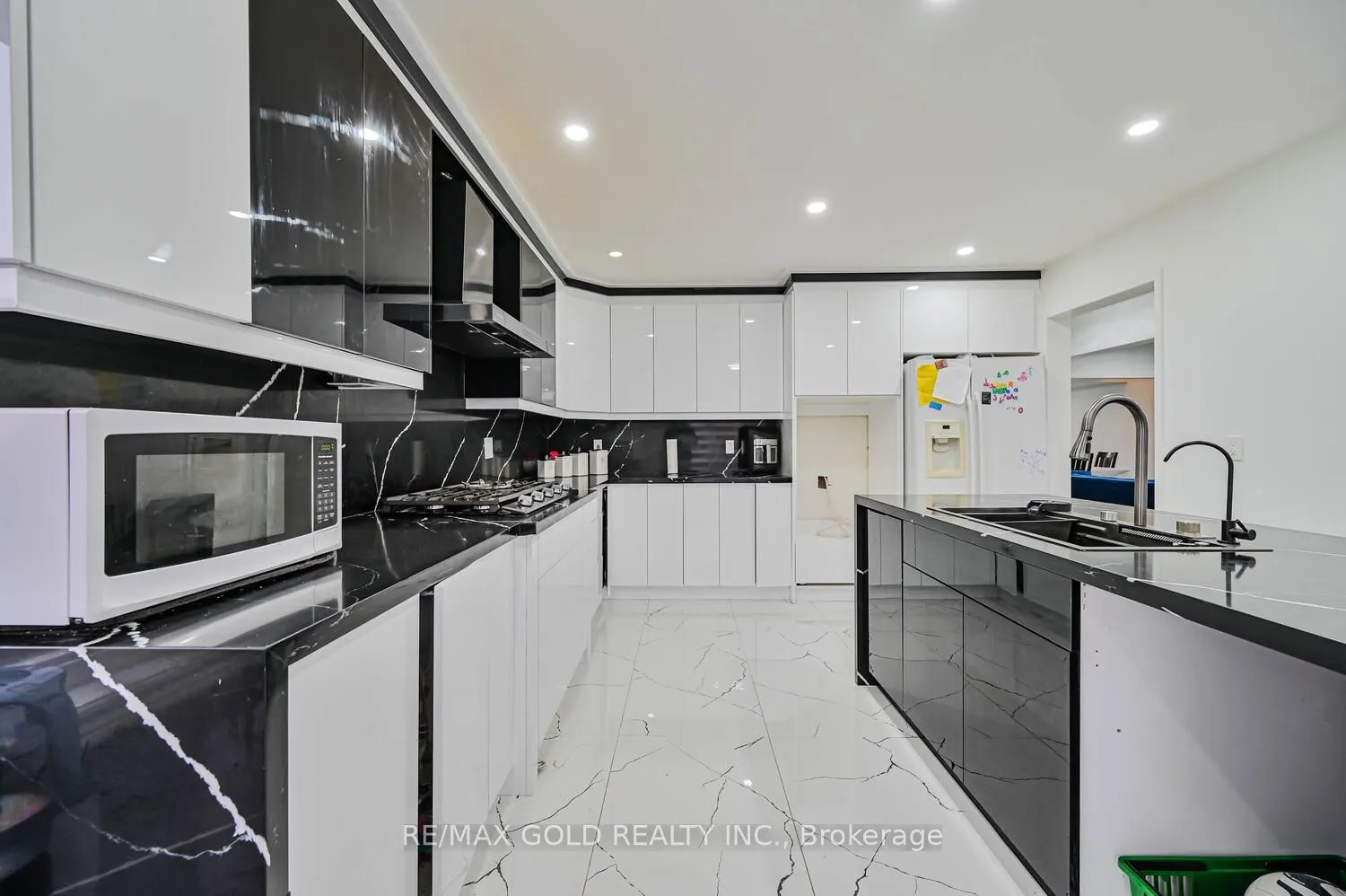 247 Cresthaven Road