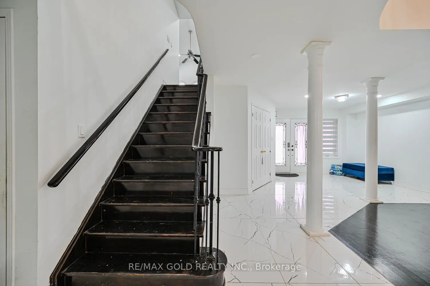 247 Cresthaven Road