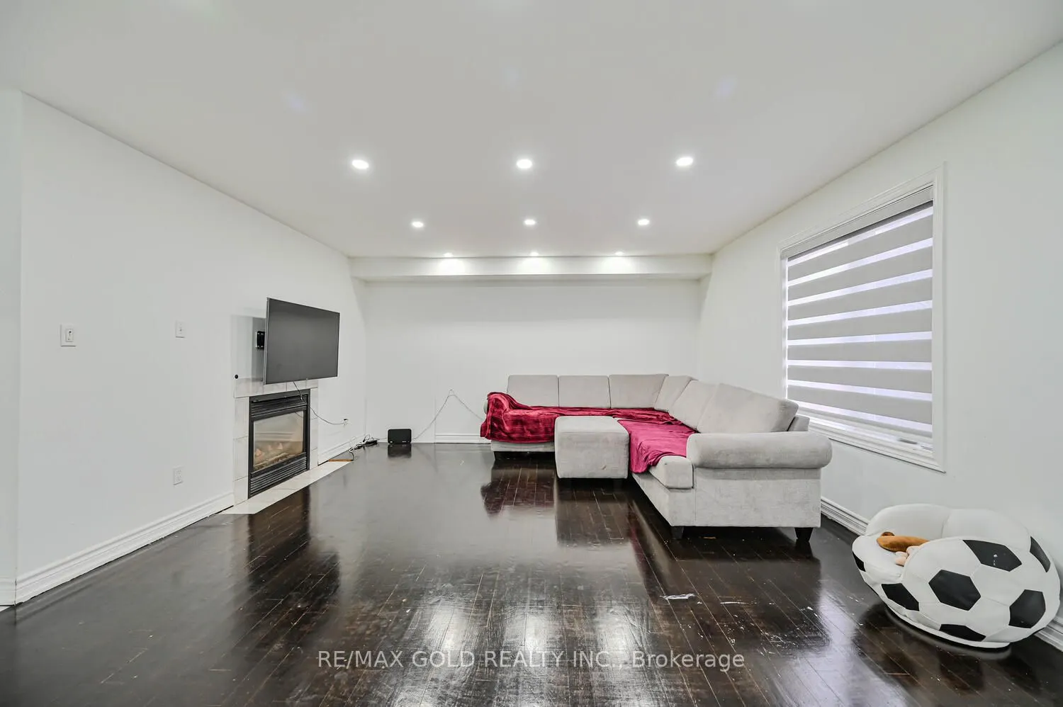 247 Cresthaven Road