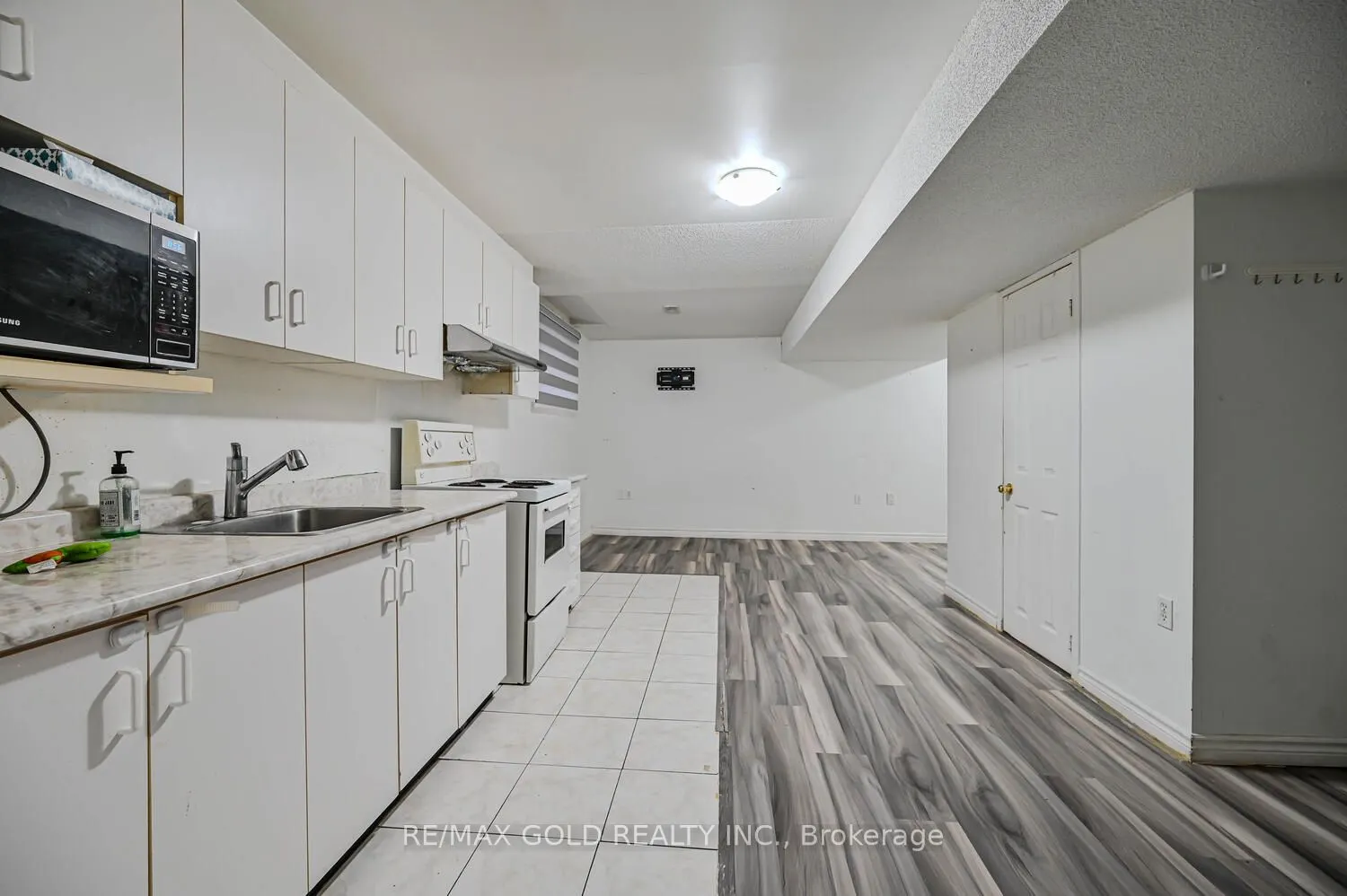 247 Cresthaven Road