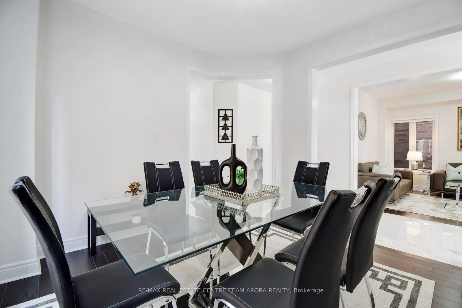 38 Rosewell Crescent