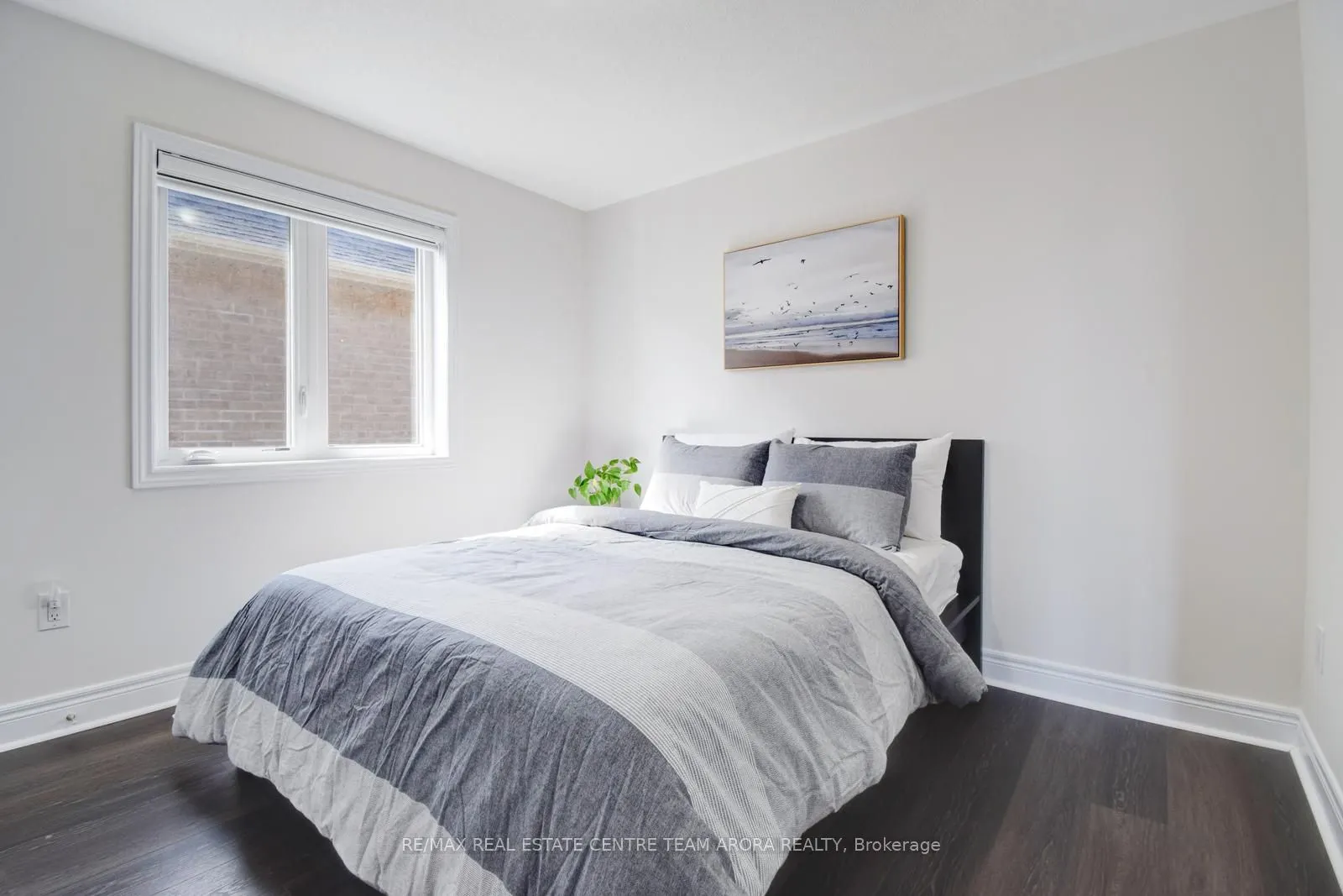 38 Rosewell Crescent