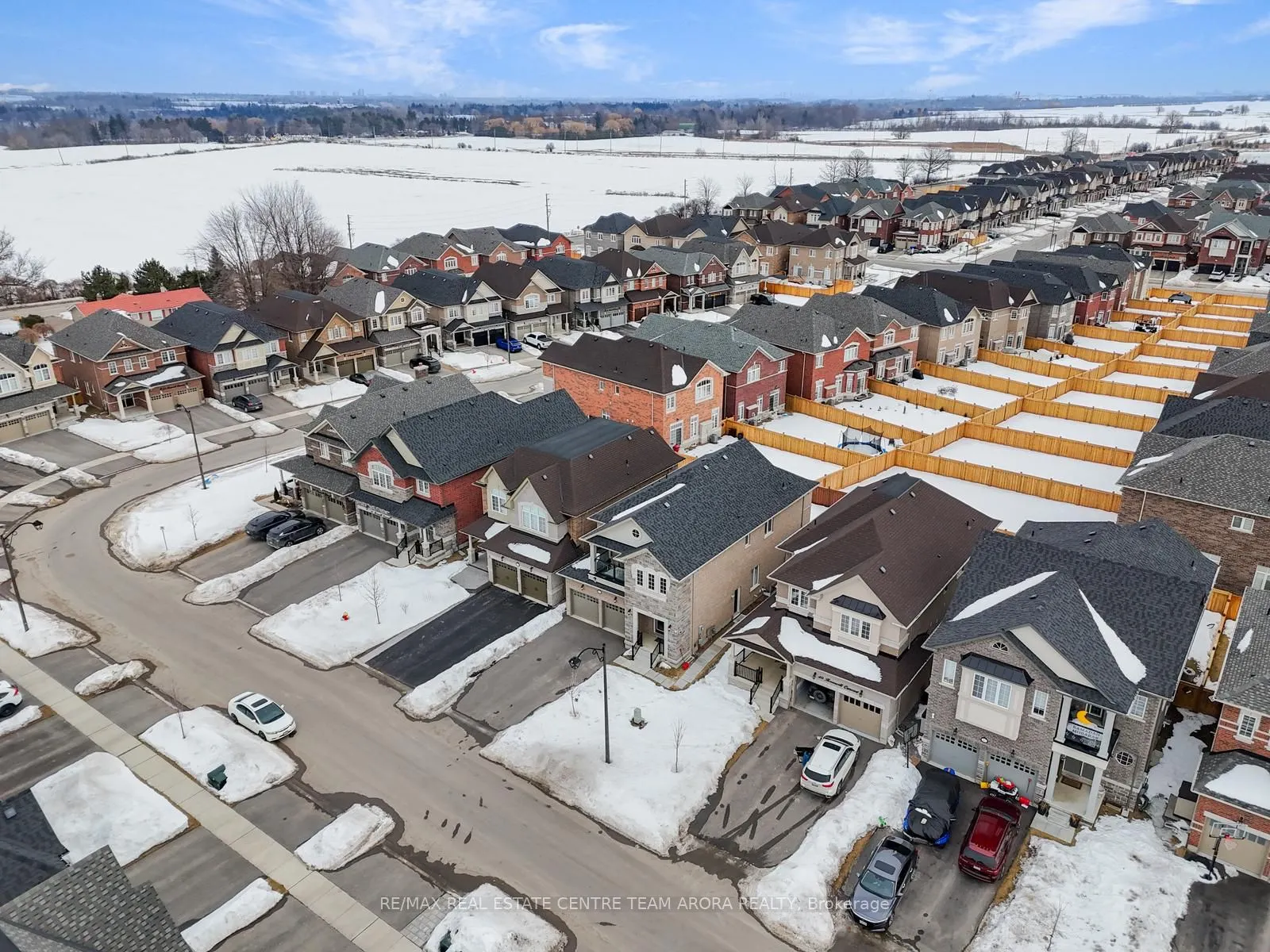 38 Rosewell Crescent