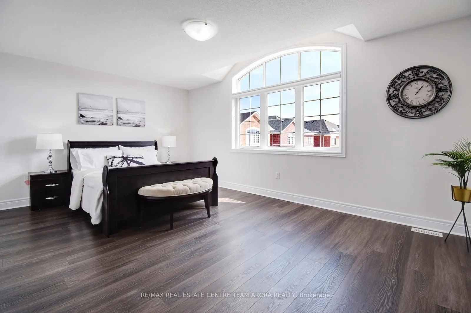 38 Rosewell Crescent