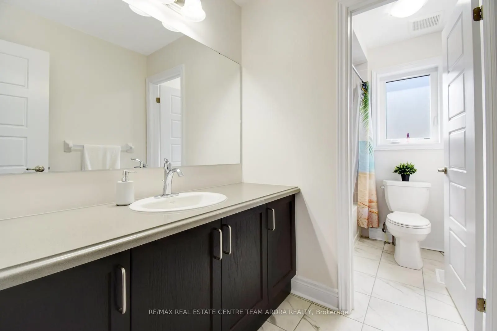 38 Rosewell Crescent