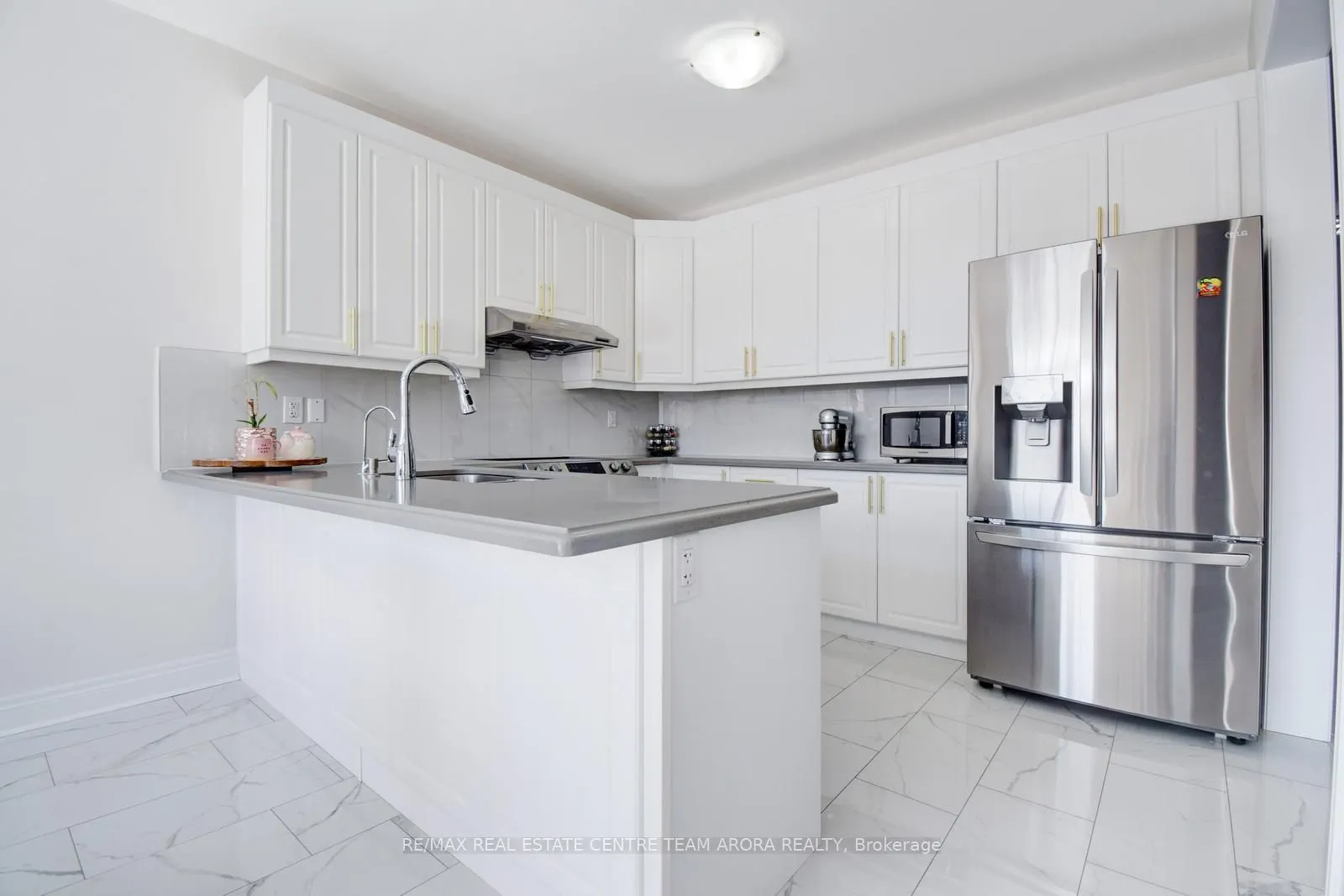 38 Rosewell Crescent
