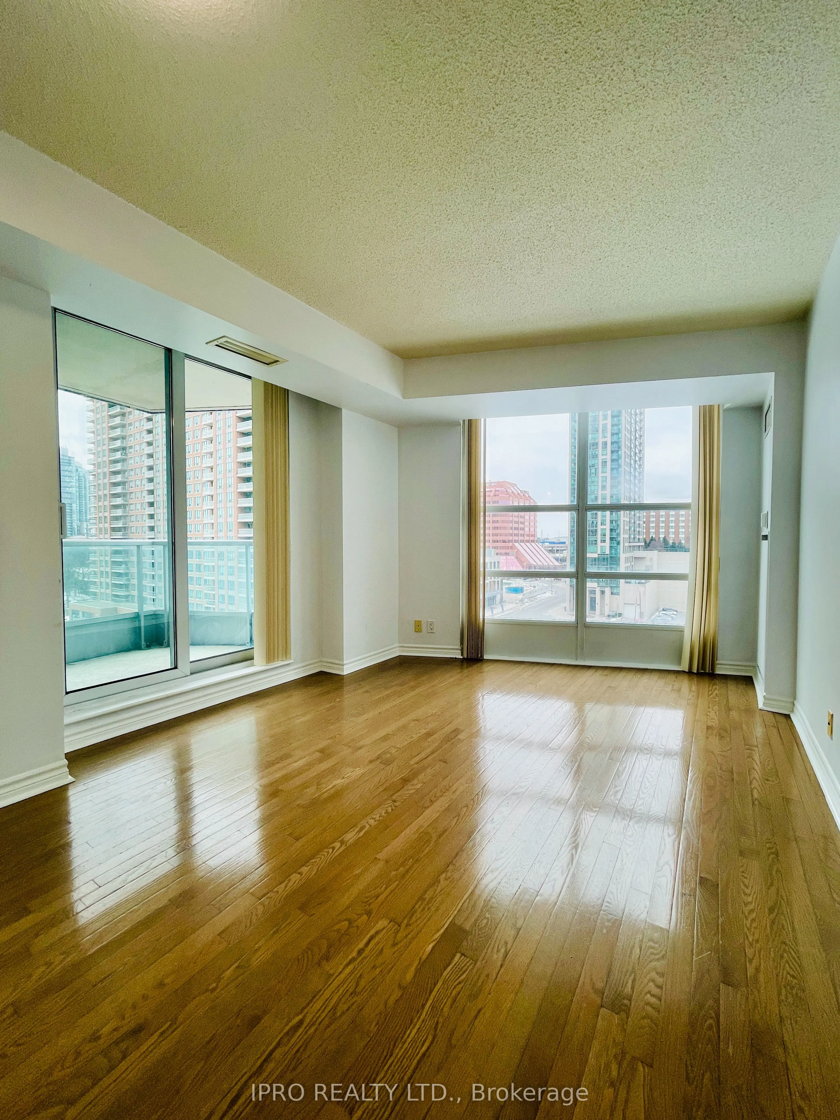 1 Elm Drive W, #908
