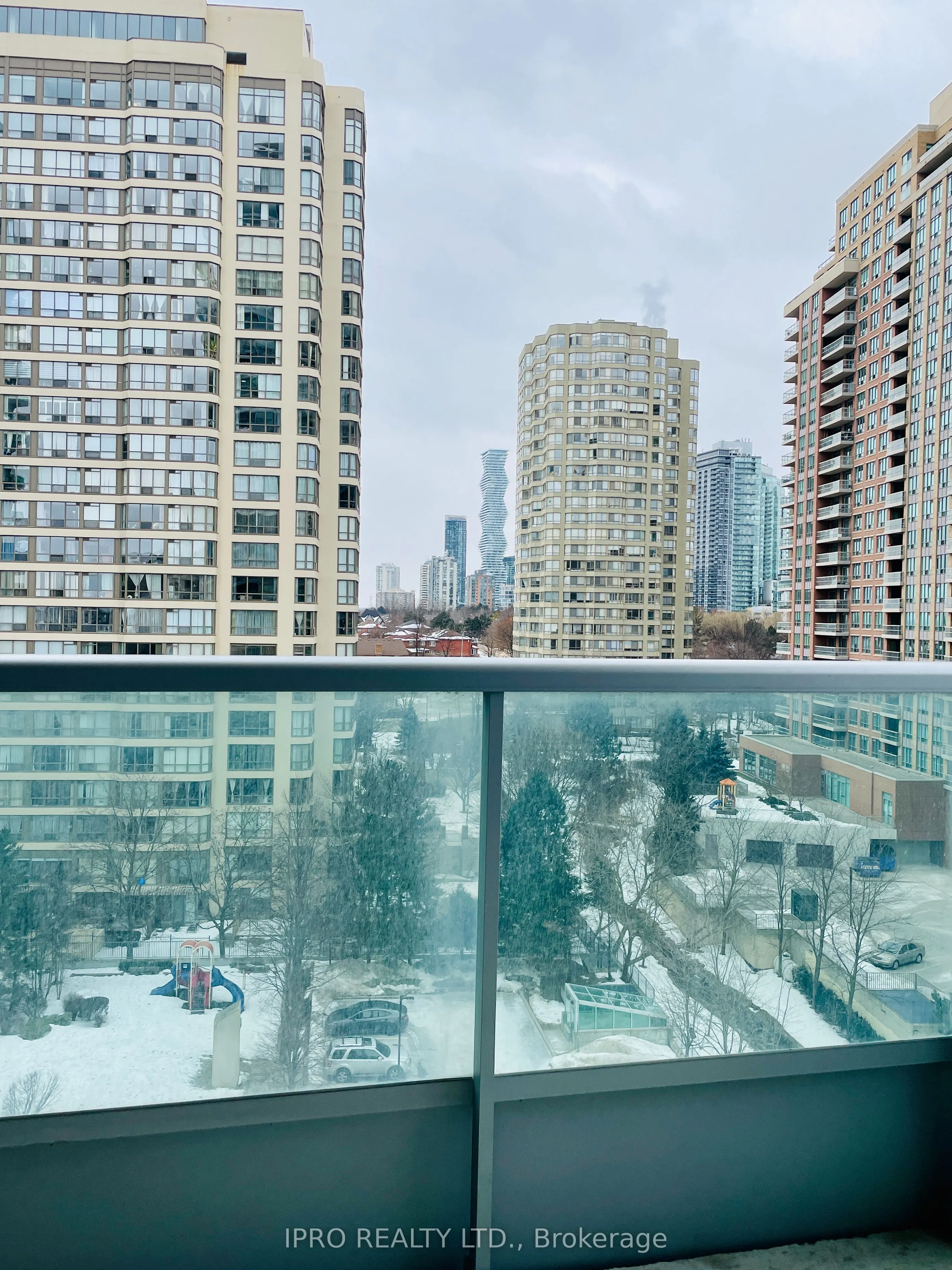 1 Elm Drive W, #908