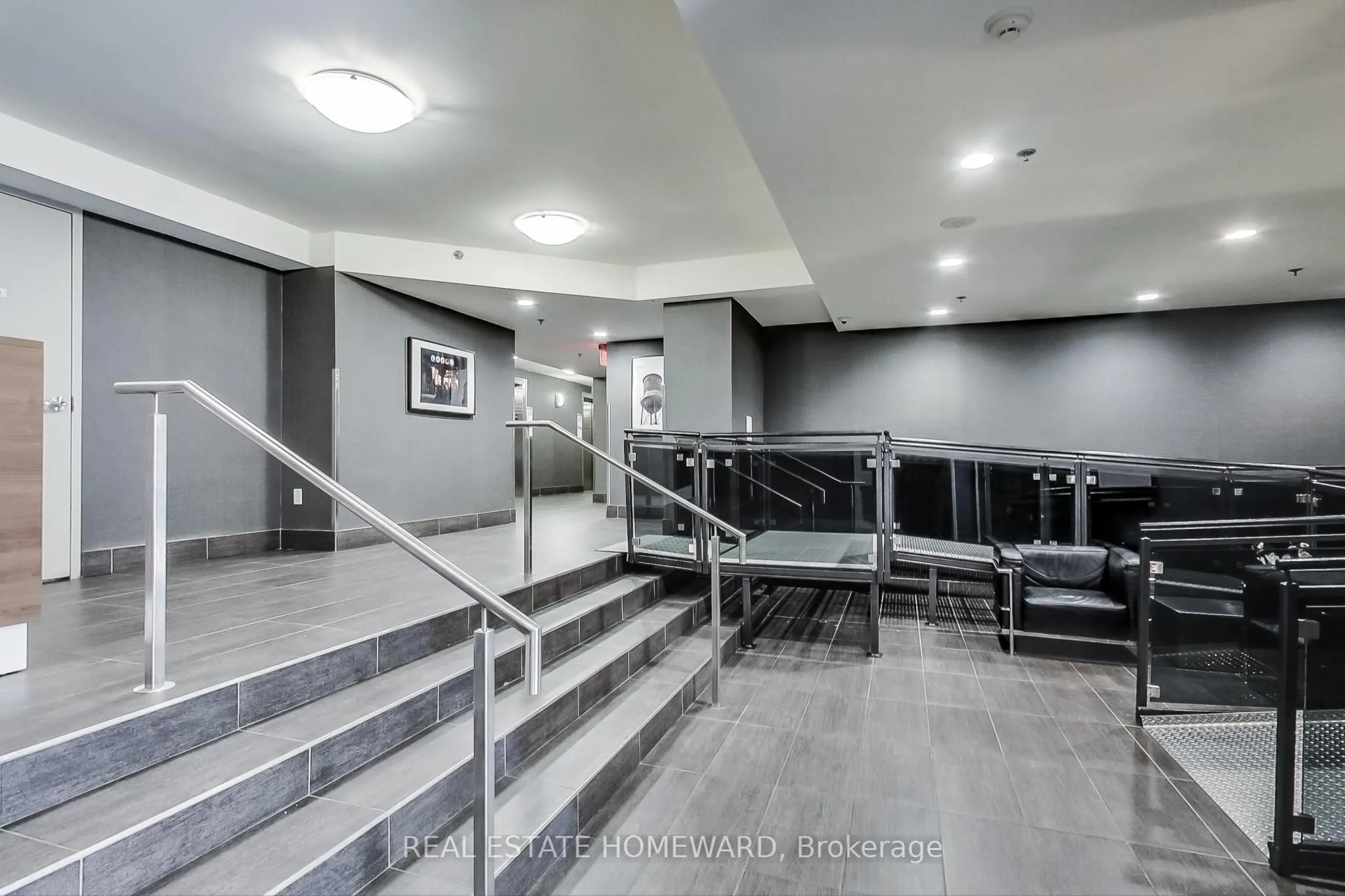 816 Lansdowne Avenue #406