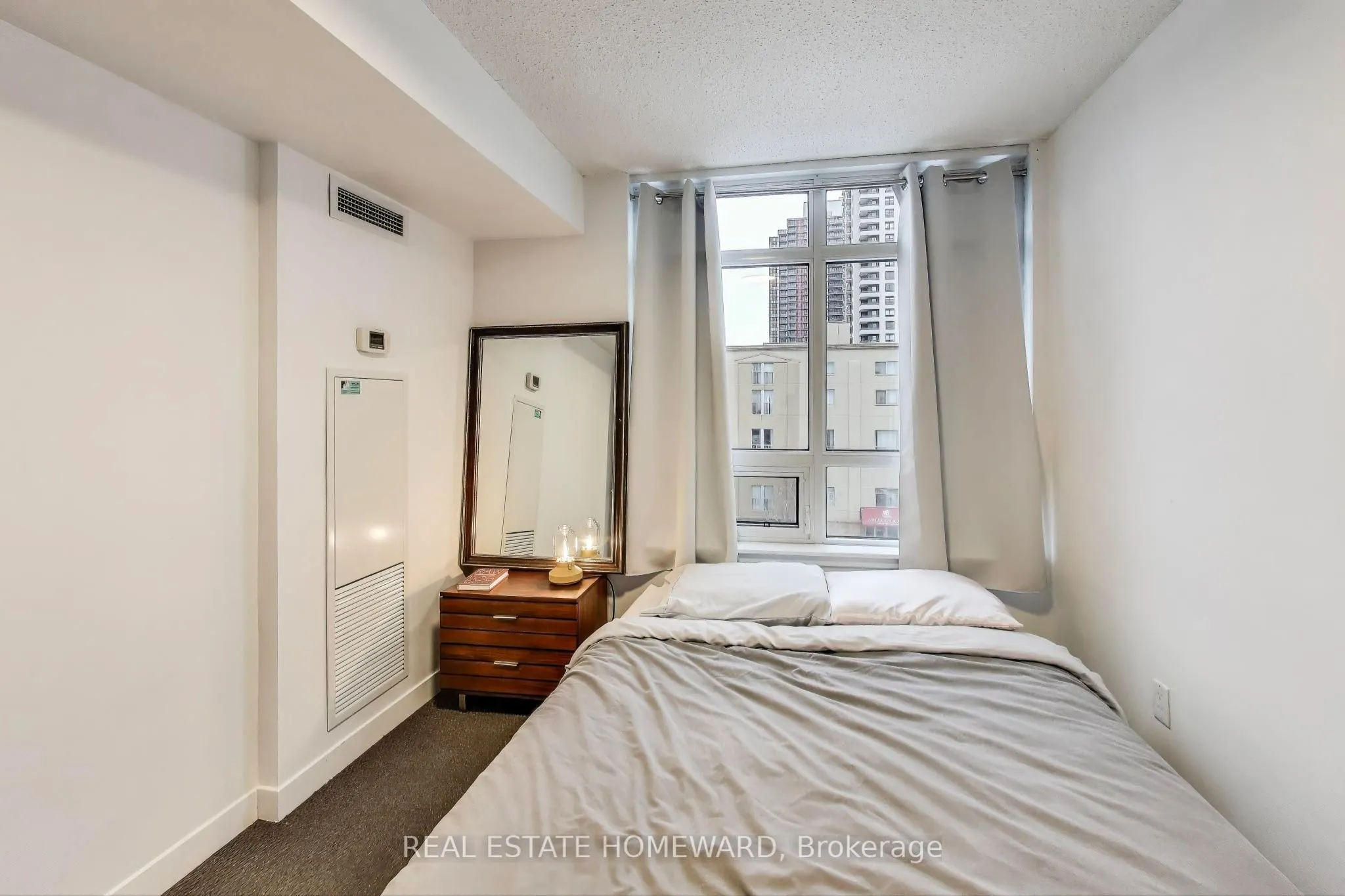 816 Lansdowne Avenue #406