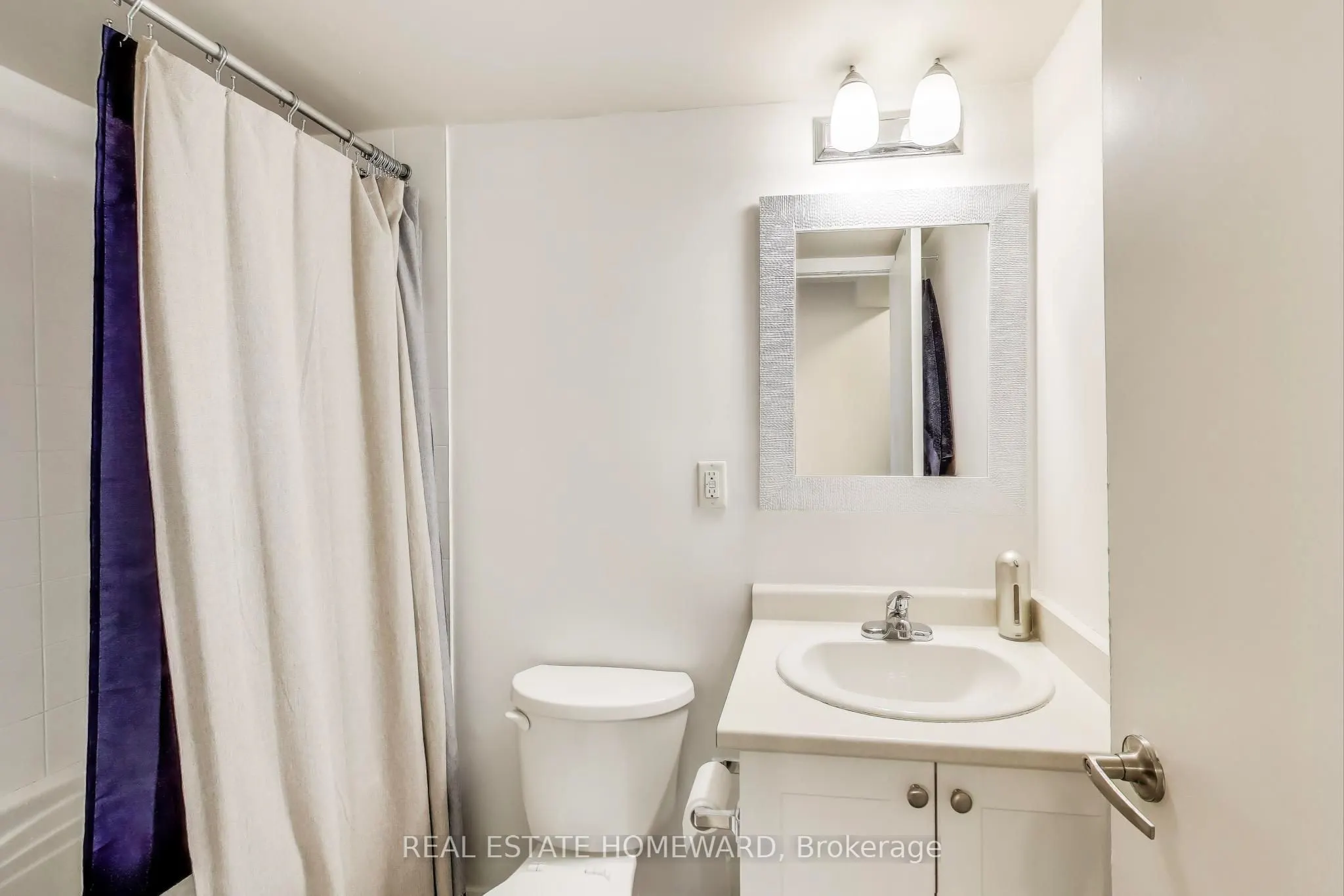 816 Lansdowne Avenue #406