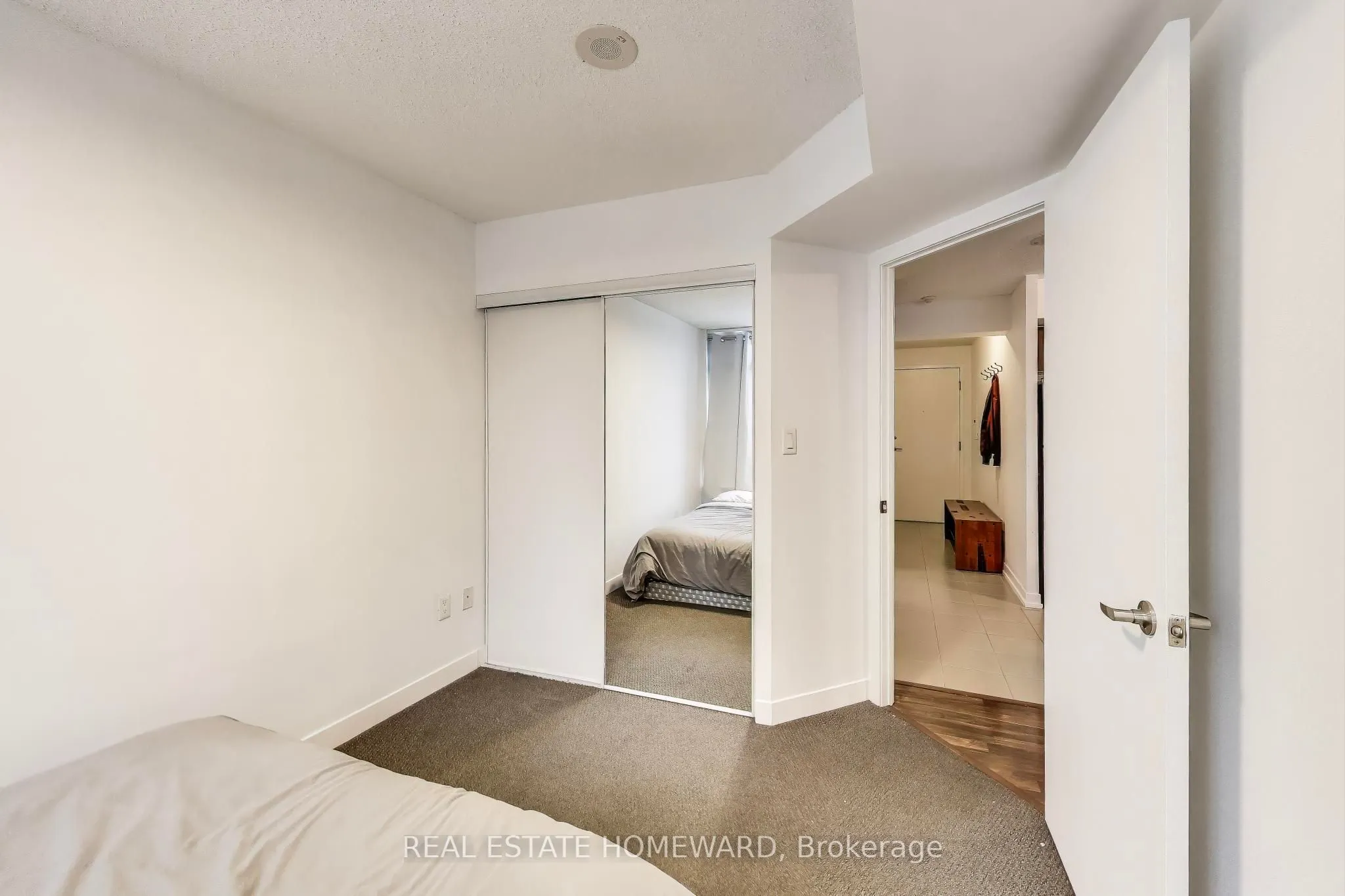 816 Lansdowne Avenue #406