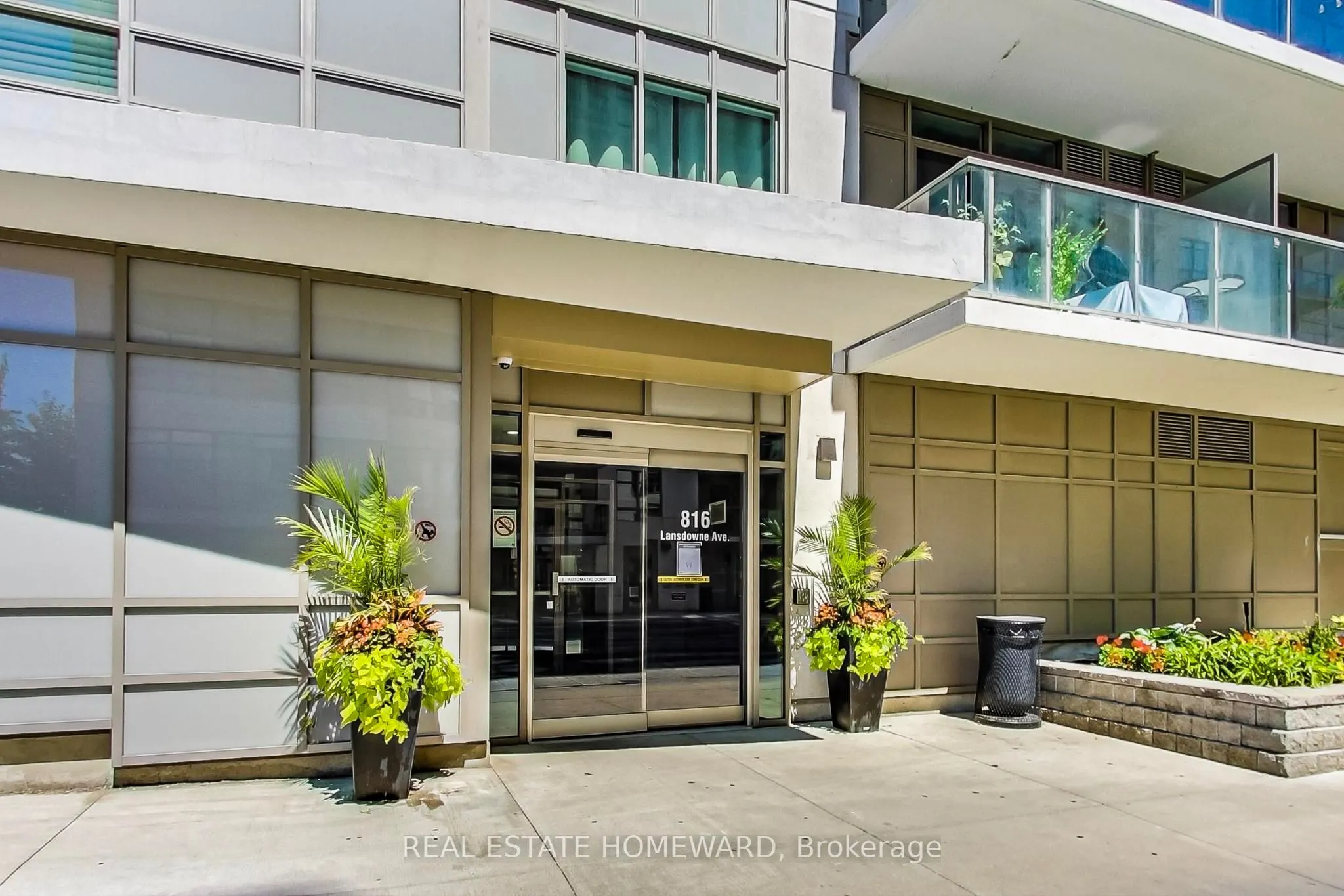 816 Lansdowne Avenue #406