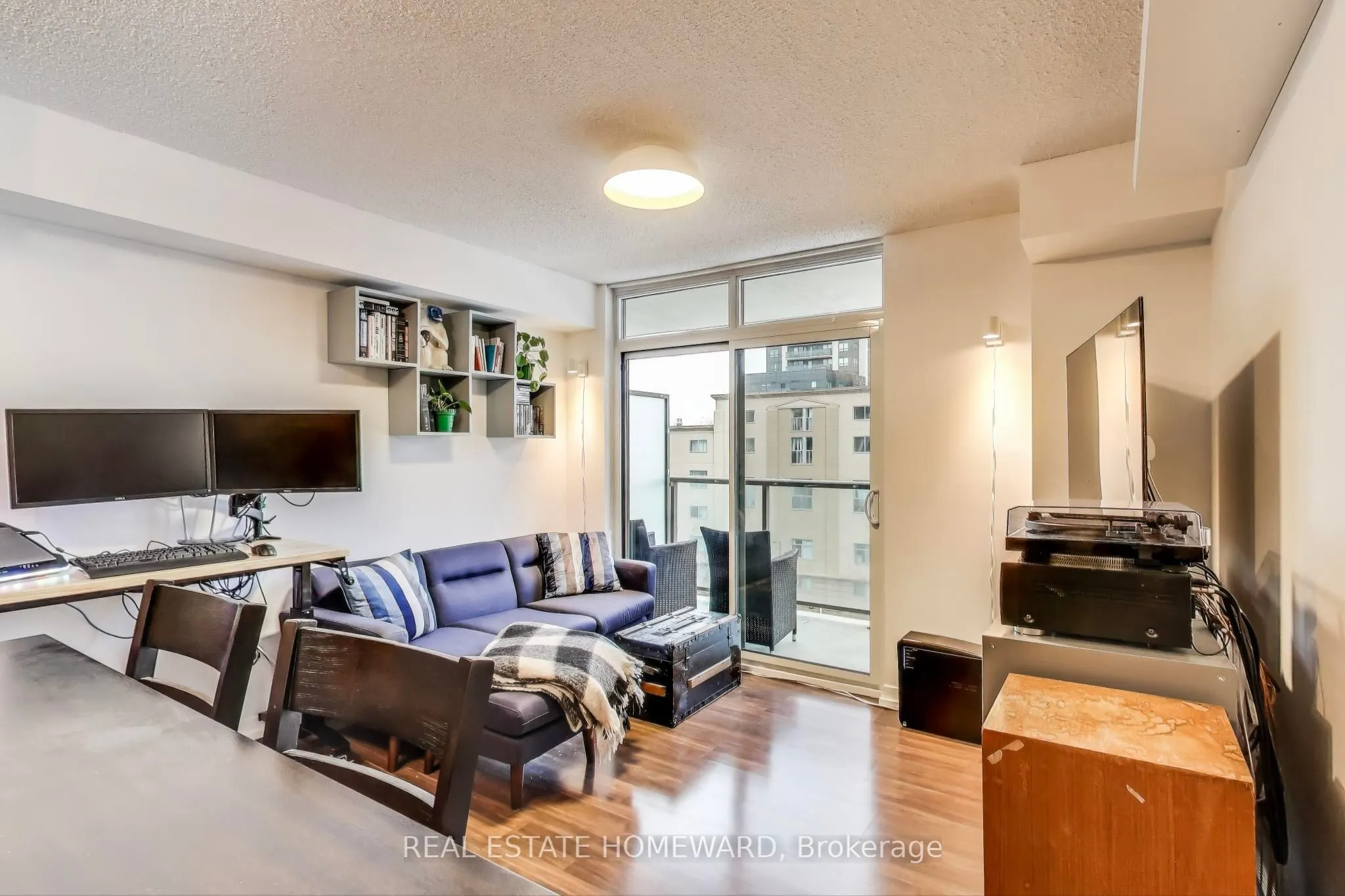 816 Lansdowne Avenue #406