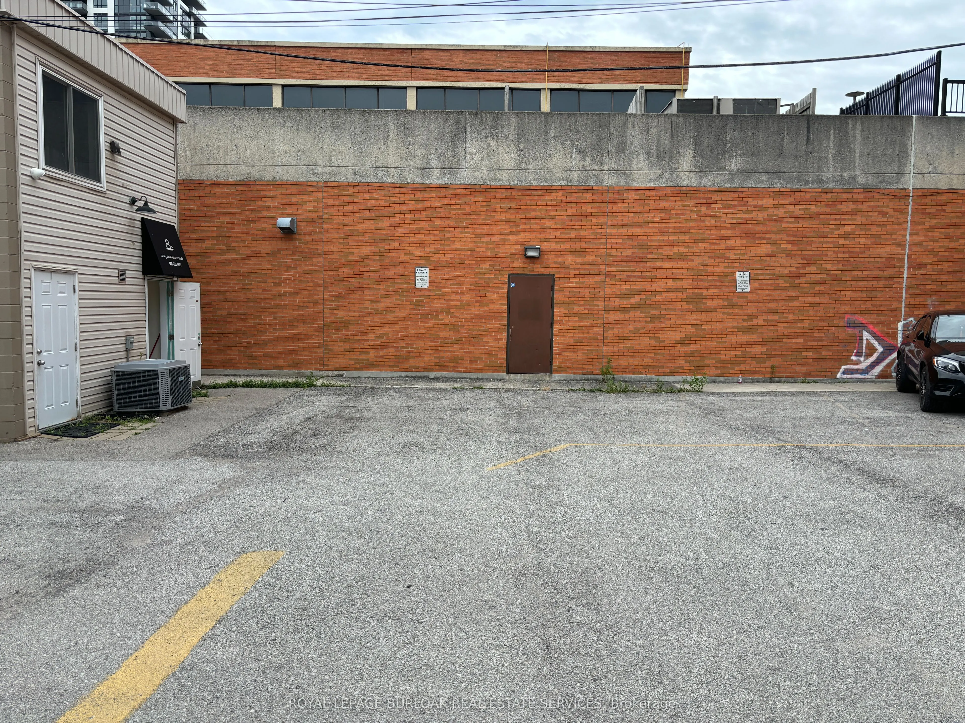 468 Brant Street