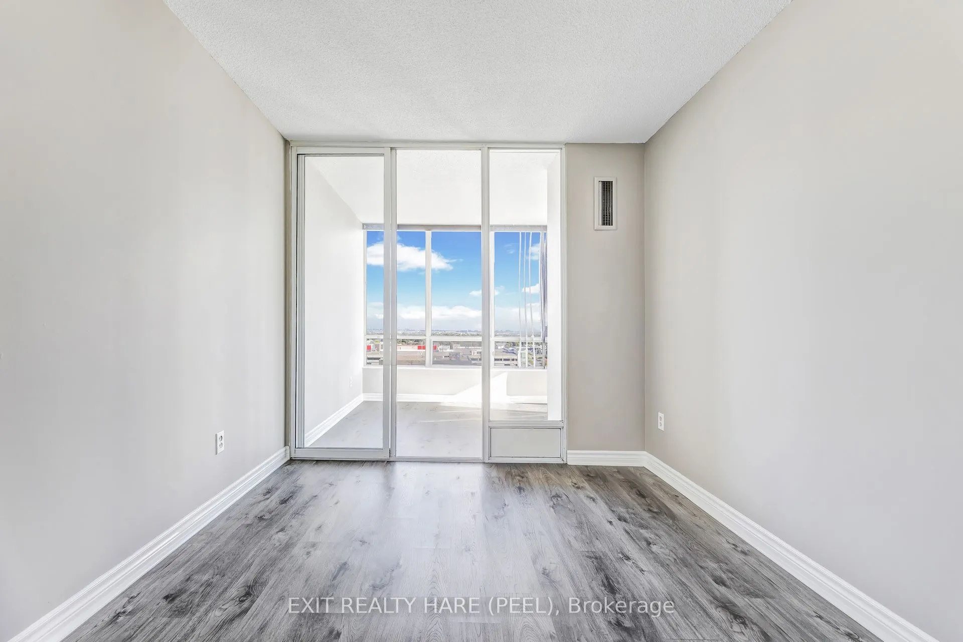 26 Hanover Road, #1002