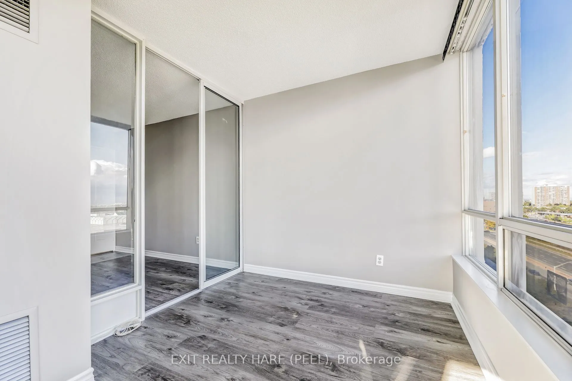 26 Hanover Road, #1002