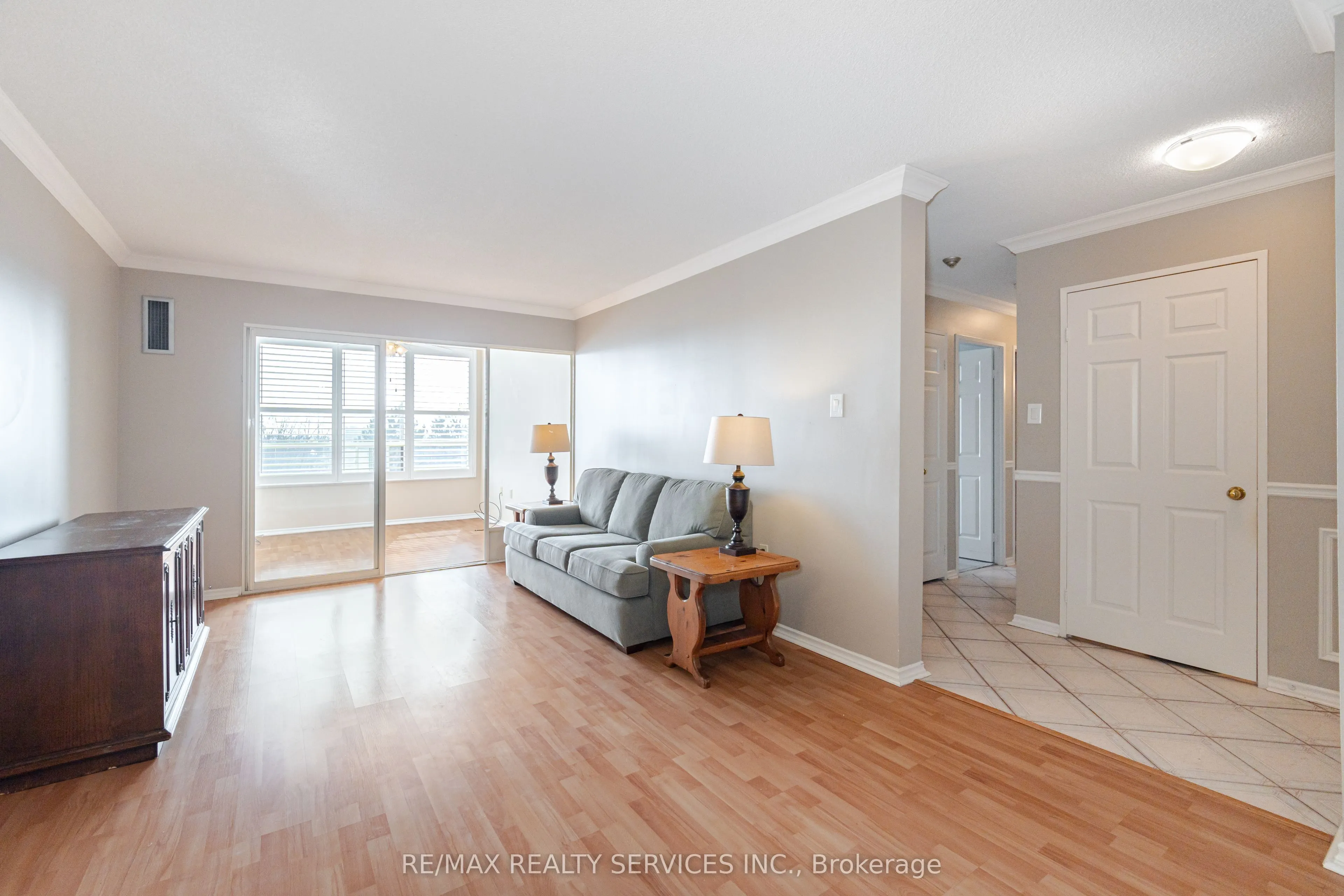 20 Cherrytree Drive, #411