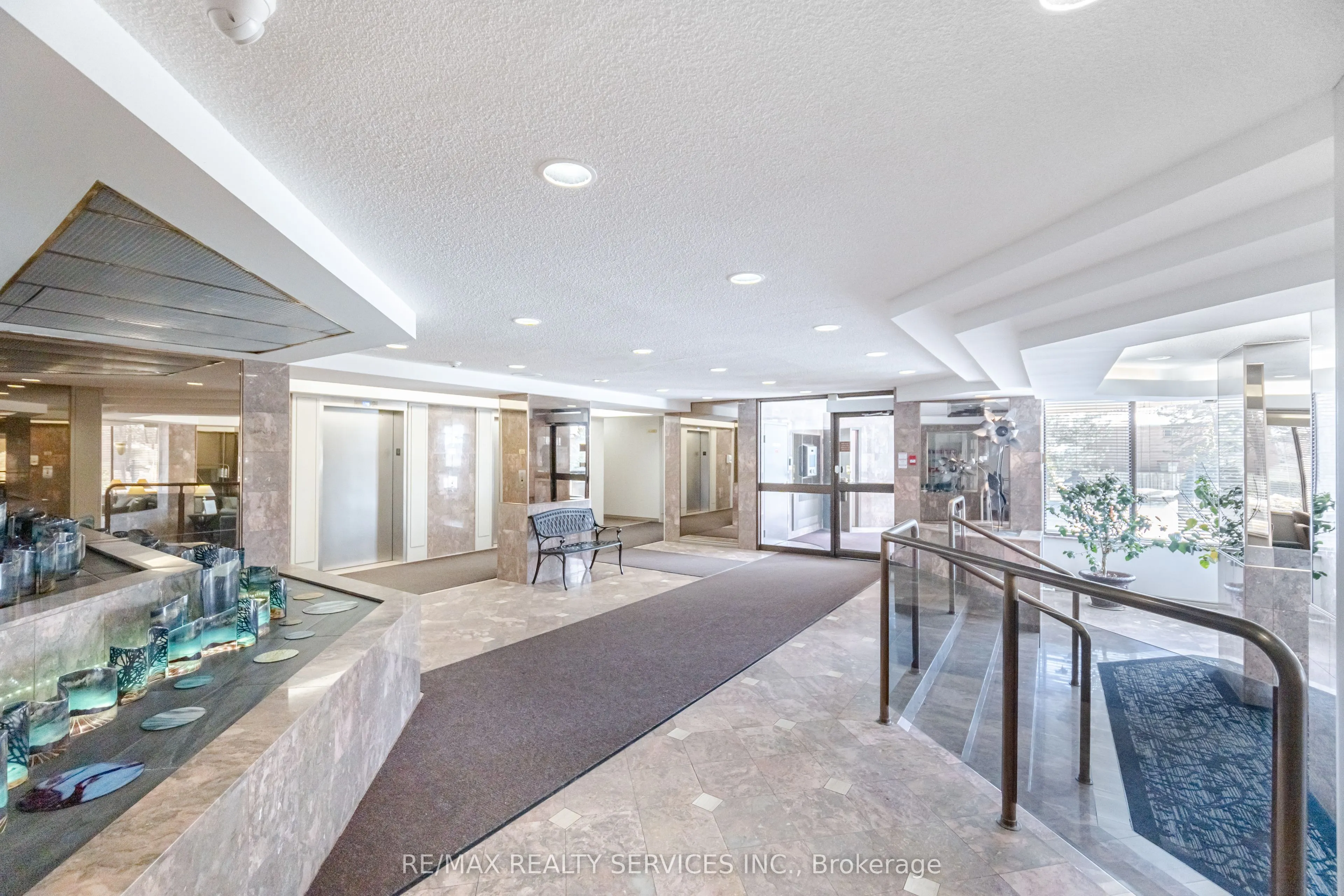 20 Cherrytree Drive, #411
