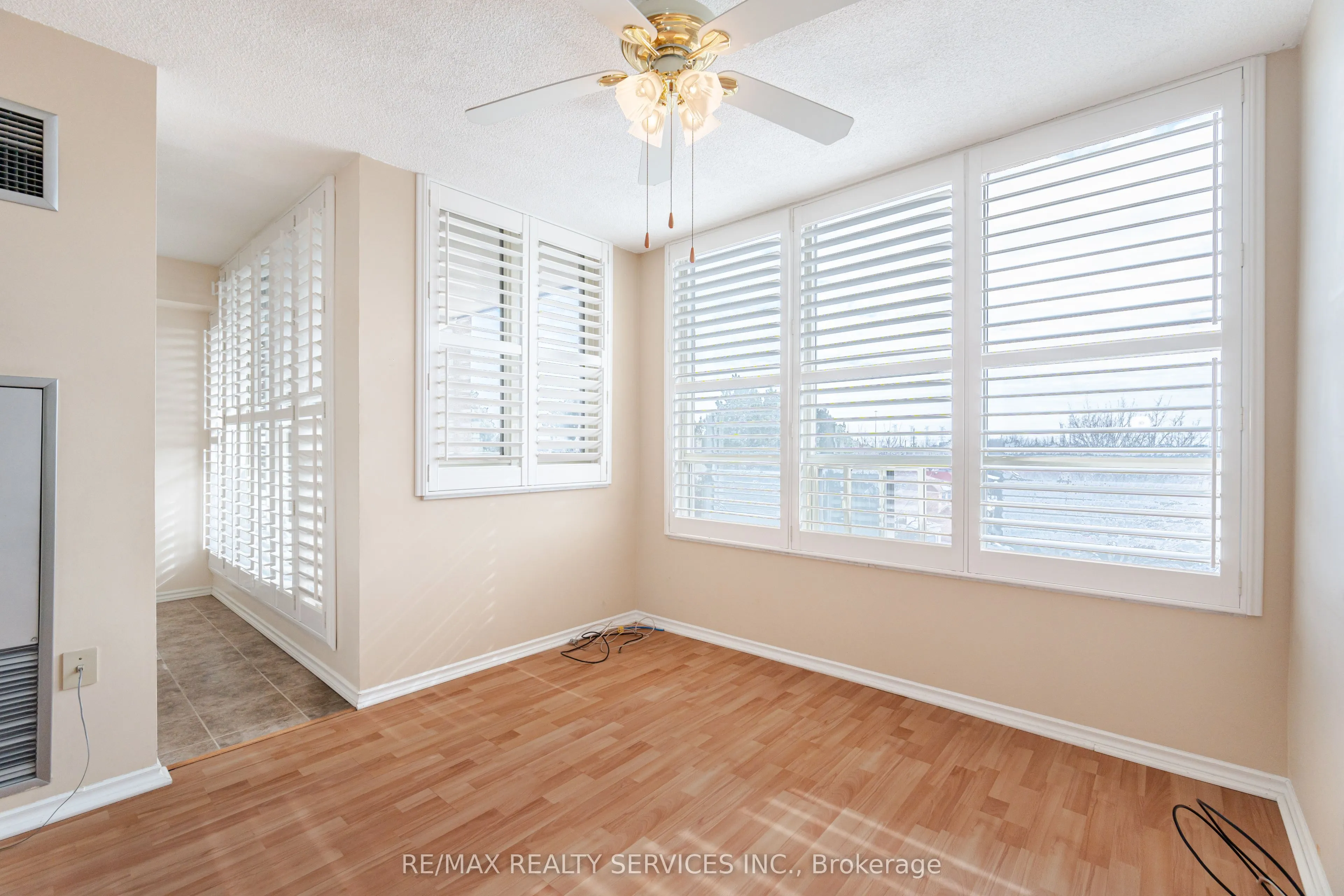 20 Cherrytree Drive, #411
