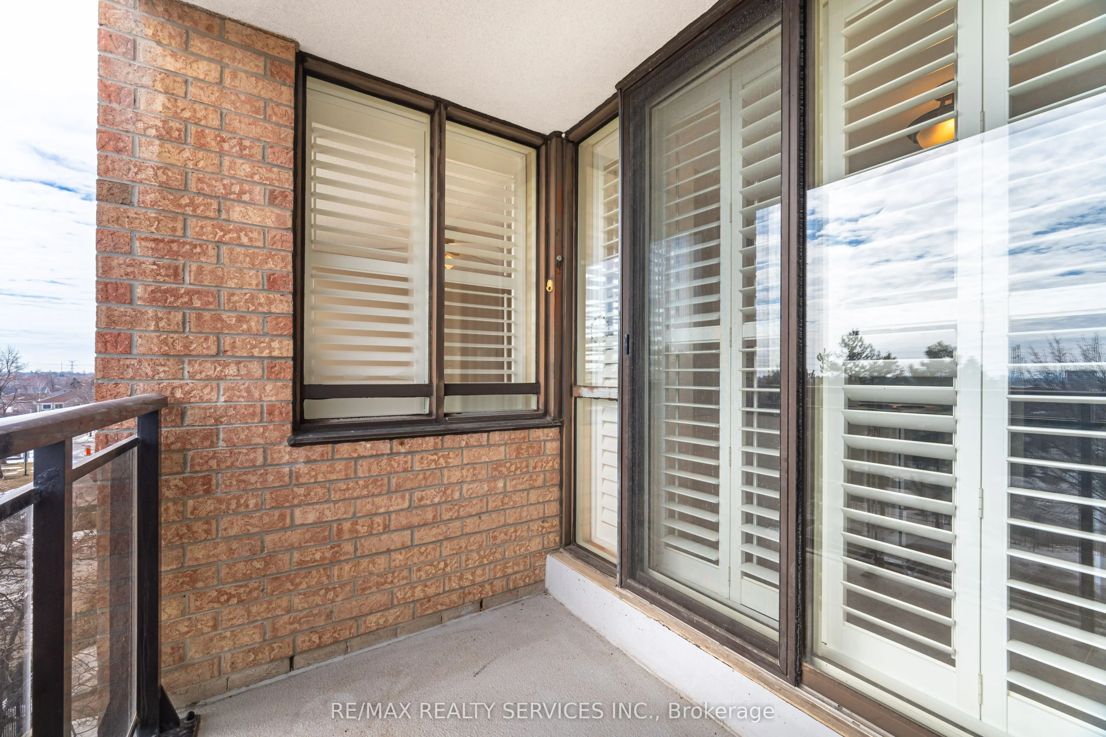 20 Cherrytree Drive, #411
