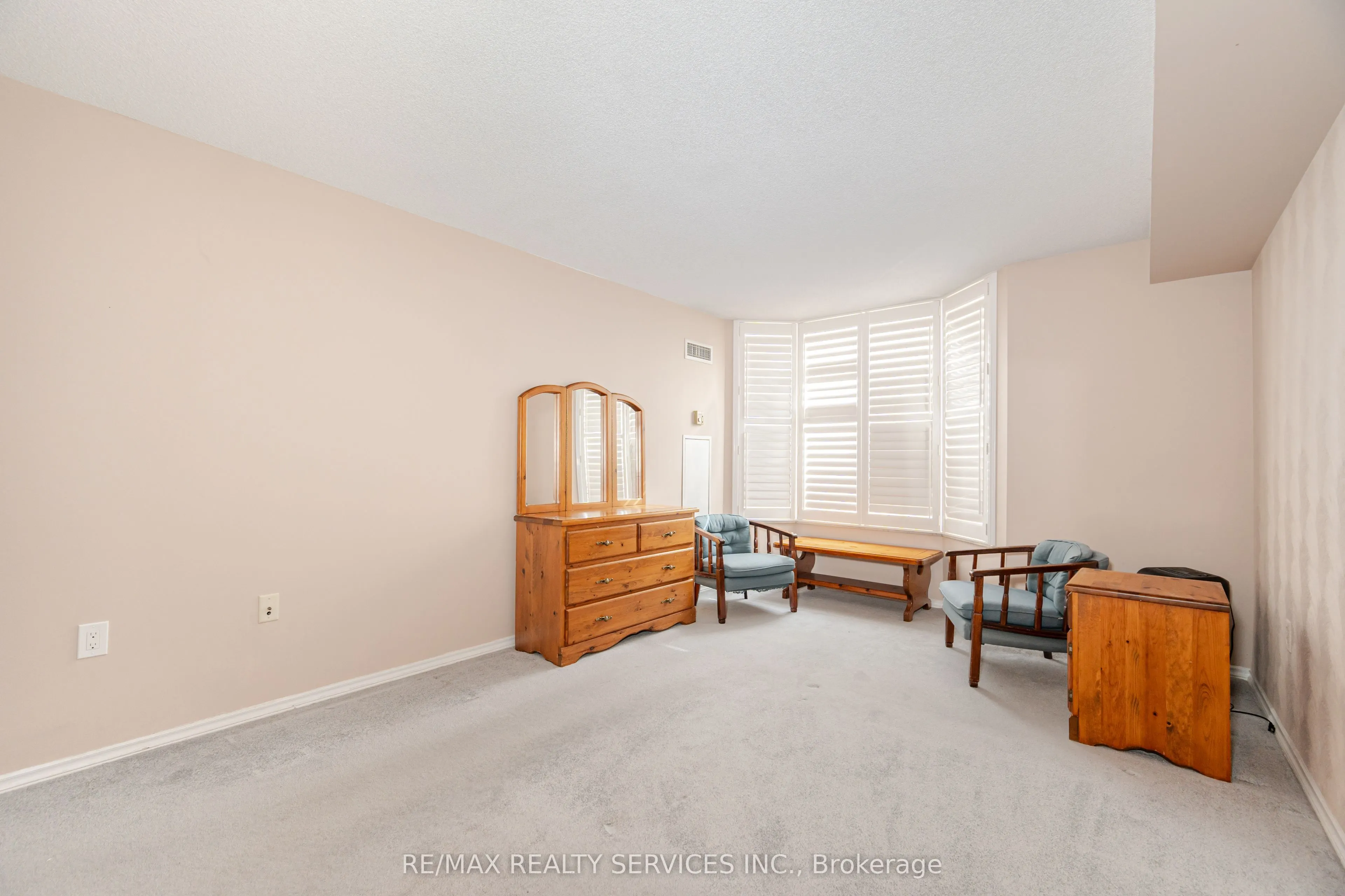 20 Cherrytree Drive, #411