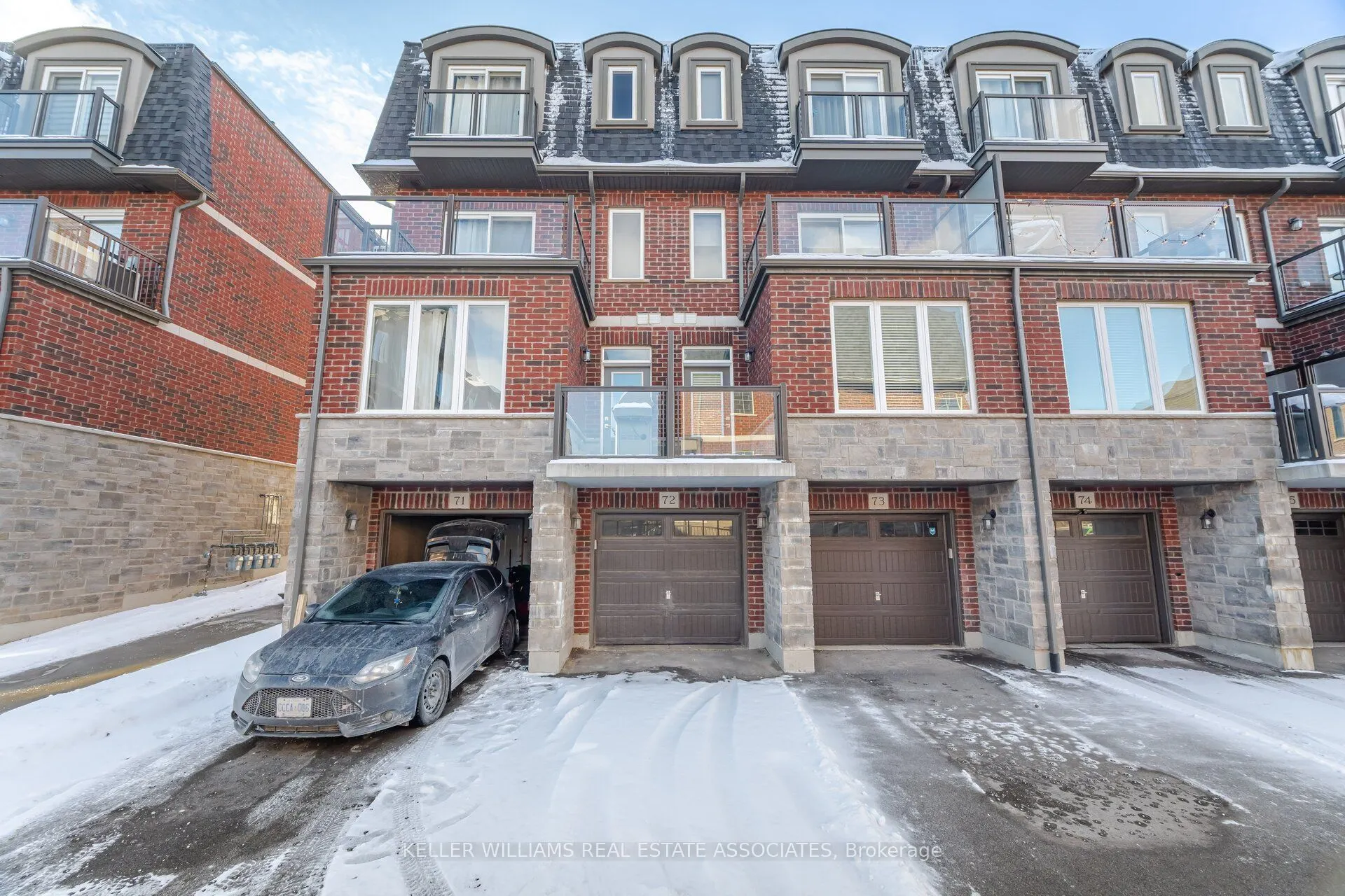 445 Ontario Street S, #72