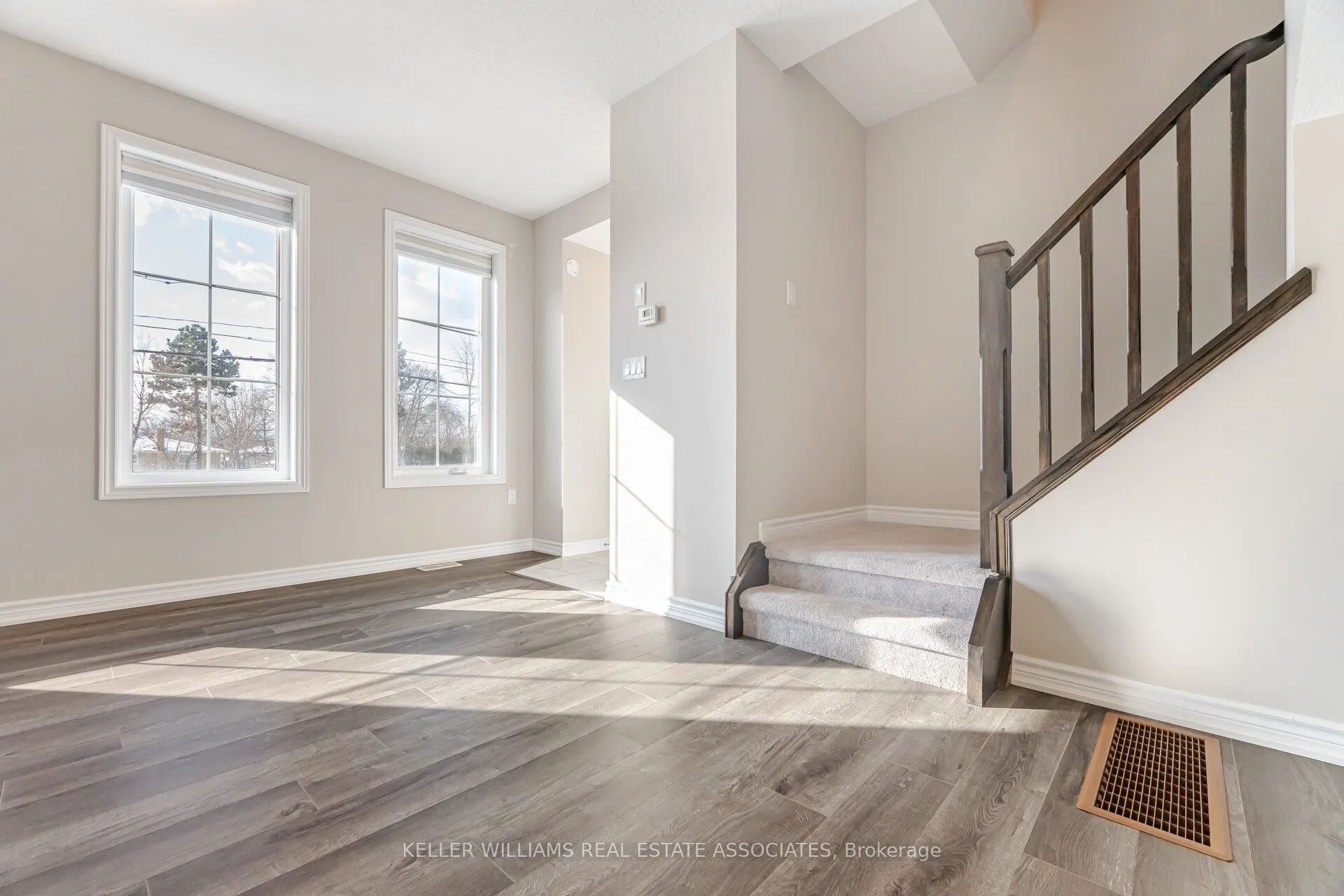 445 Ontario Street S, #72