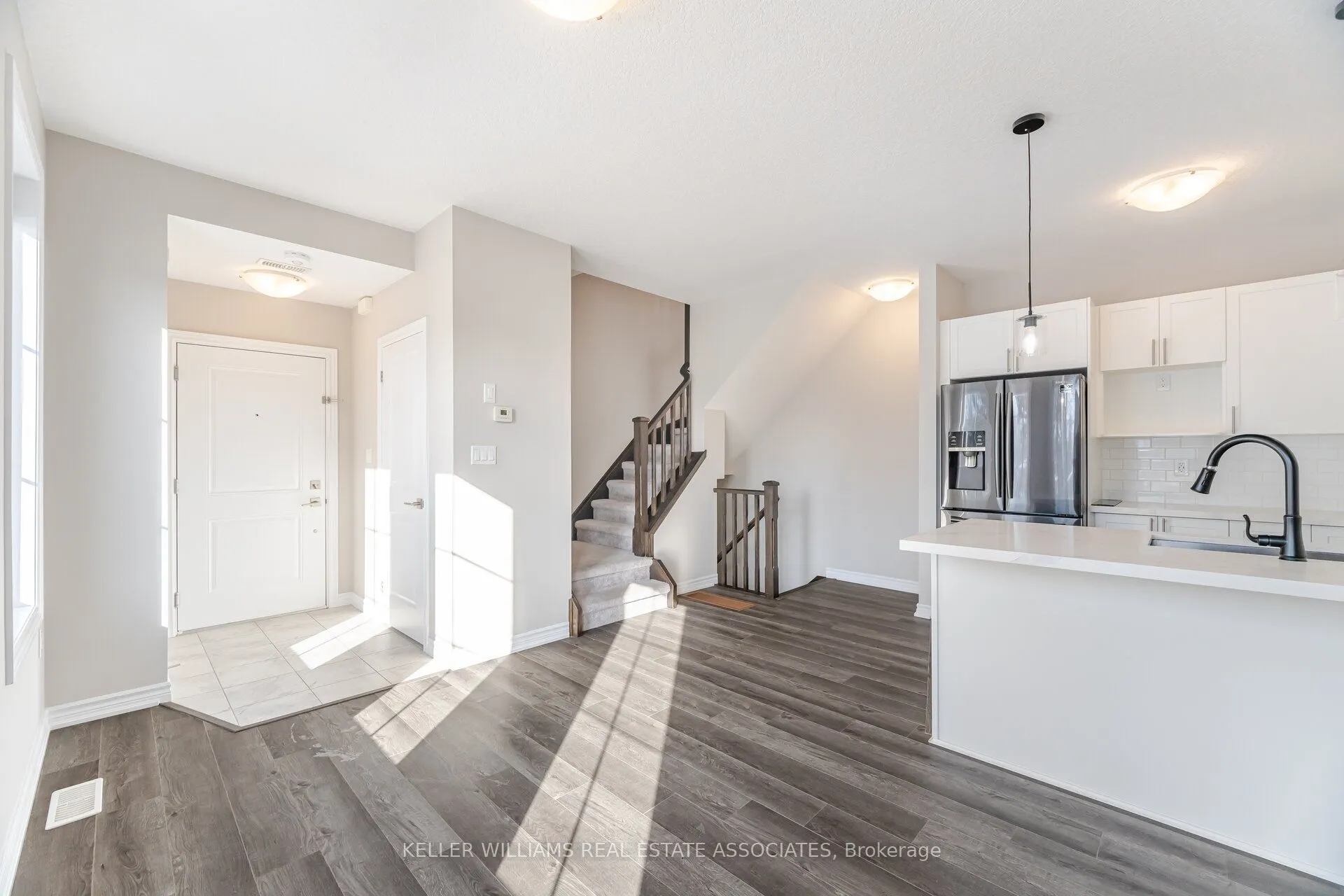 445 Ontario Street S, #72