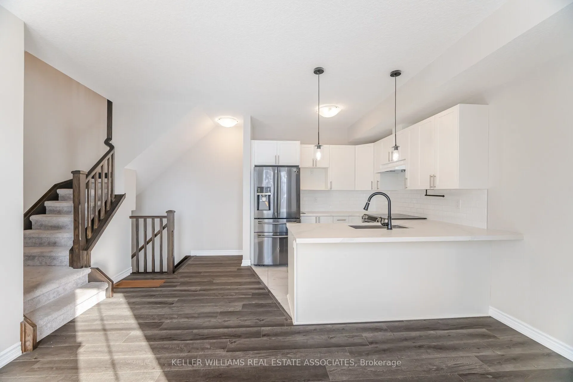 445 Ontario Street S, #72