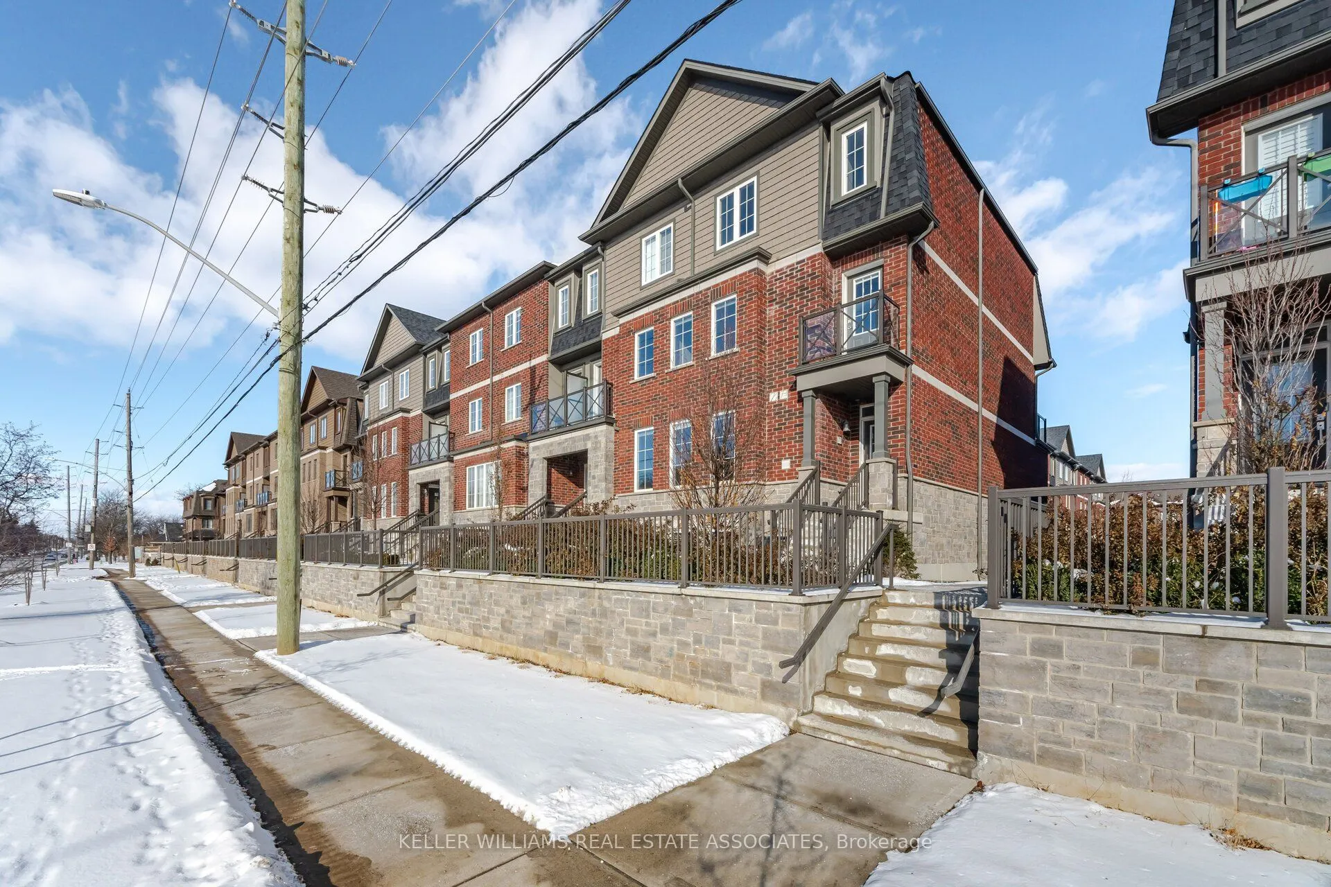 445 Ontario Street S, #72