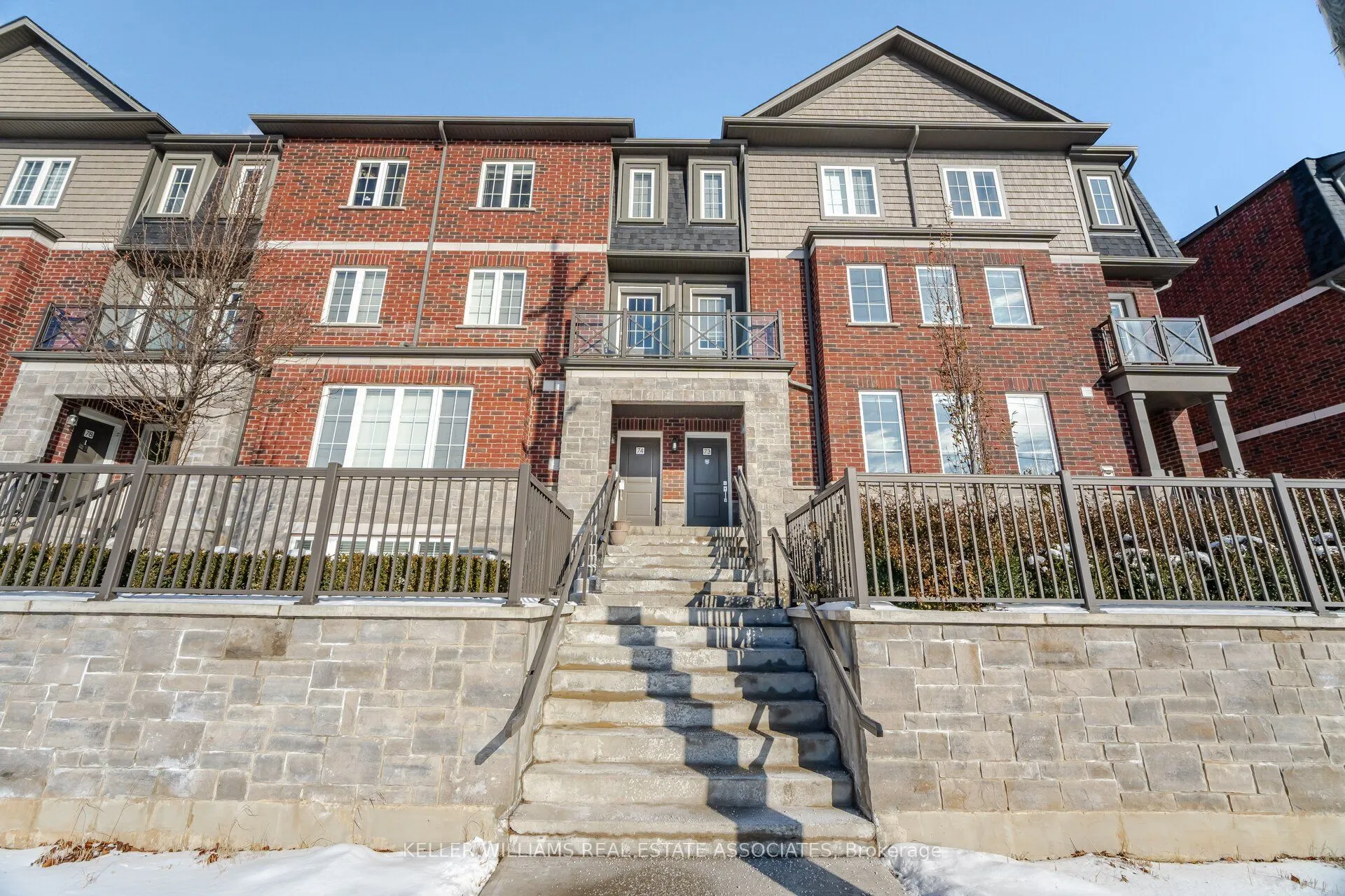445 Ontario Street S, #72