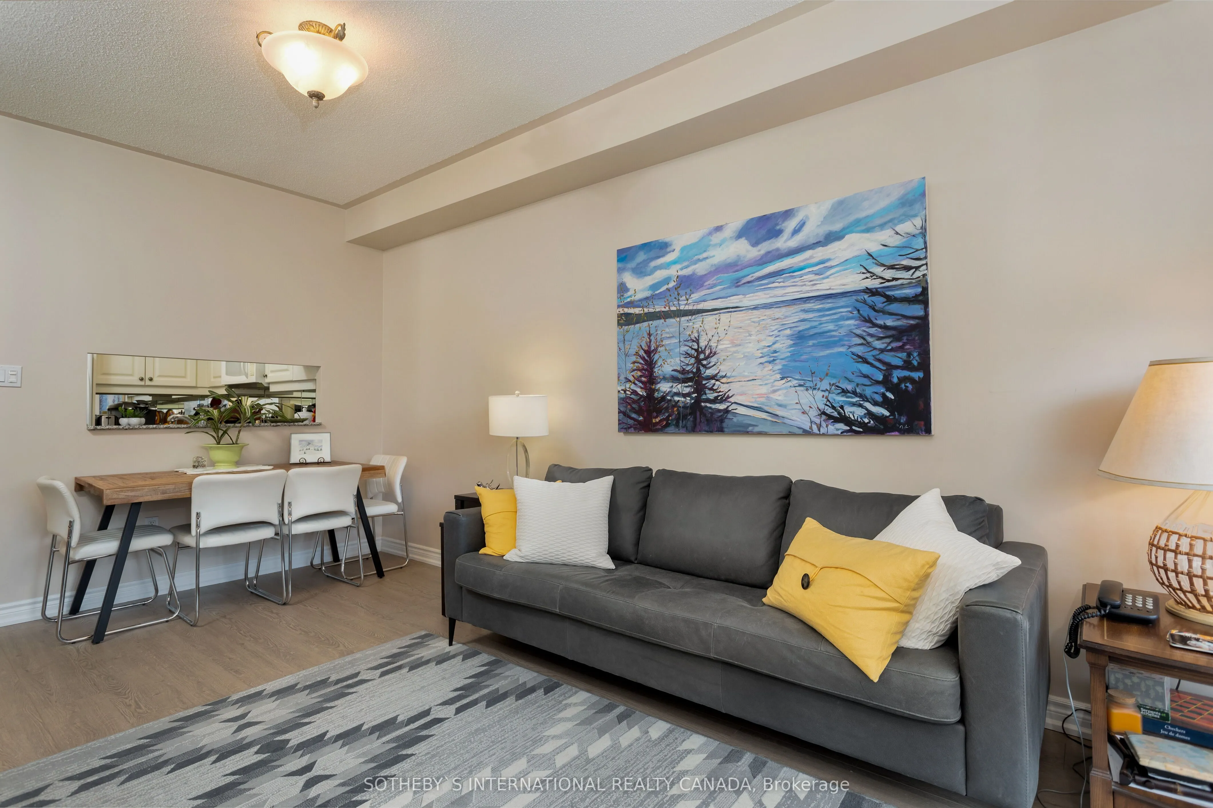 3085 Bloor Street W, #207