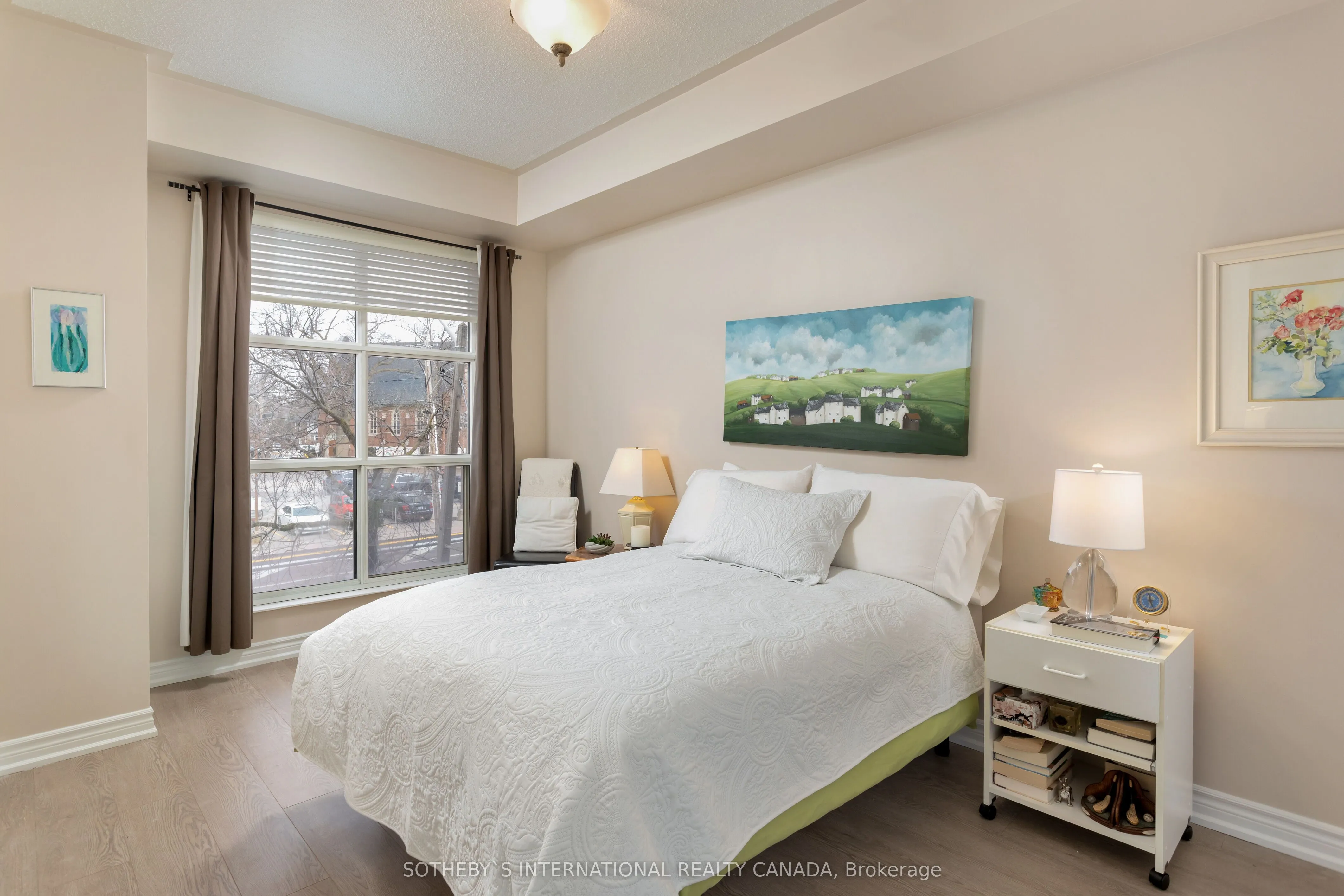 3085 Bloor Street W, #207