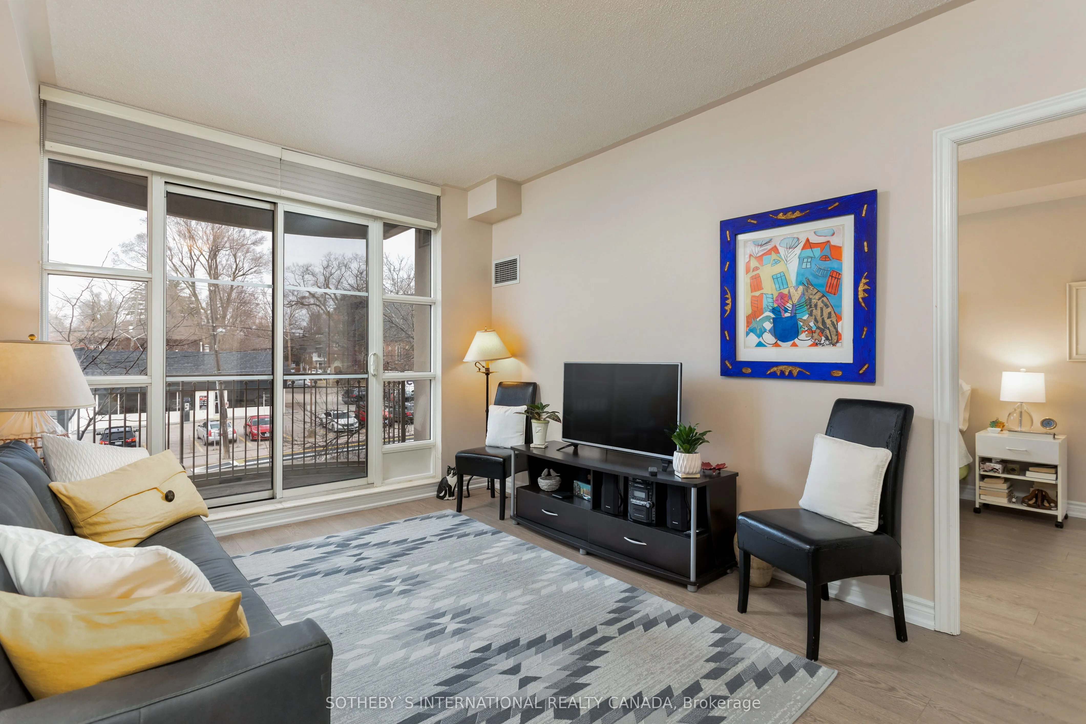 3085 Bloor Street W, #207